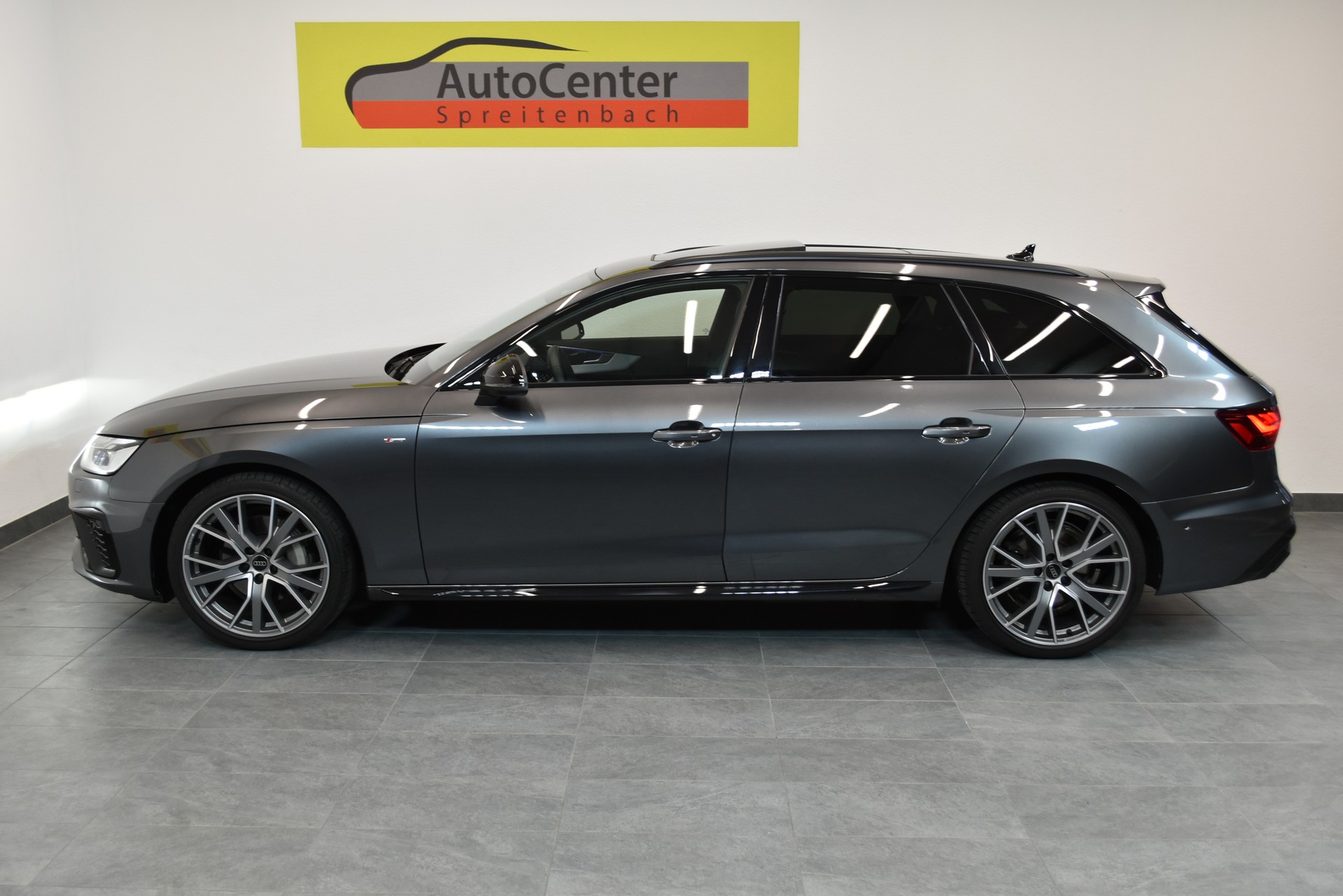 AUDI A4 Avant 40 TDI S line Competition Attraction quattro S-tronic-image-12