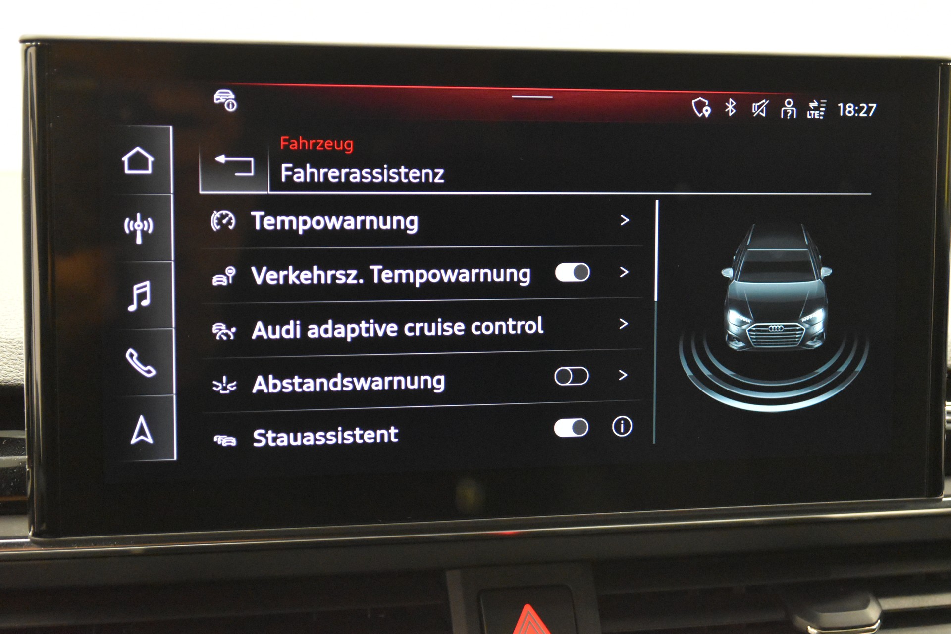 AUDI A4 Avant 40 TDI S line Competition Attraction quattro S-tronic-image-8