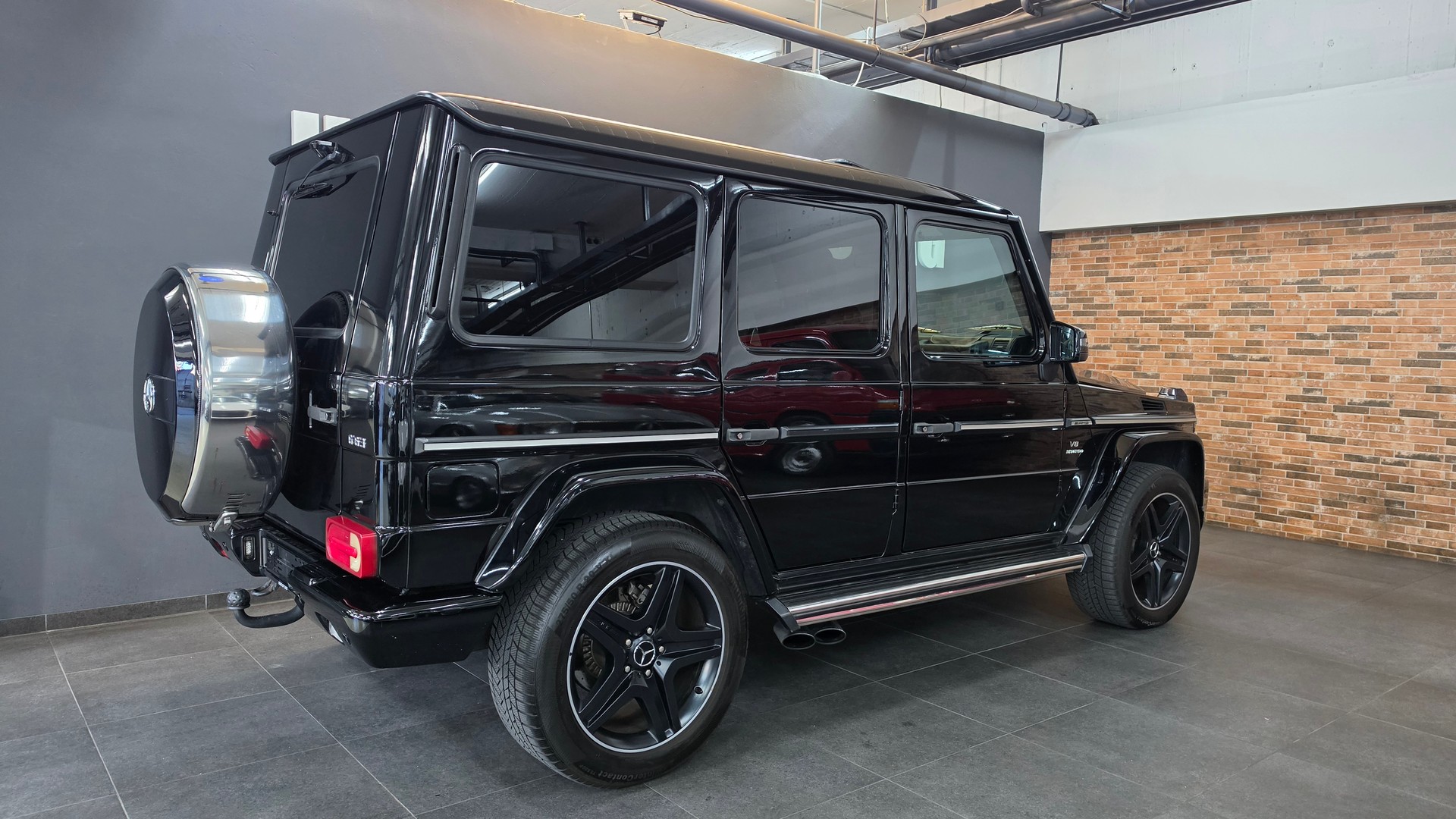 MERCEDES-BENZ G 63 AMG Automatic-image-9