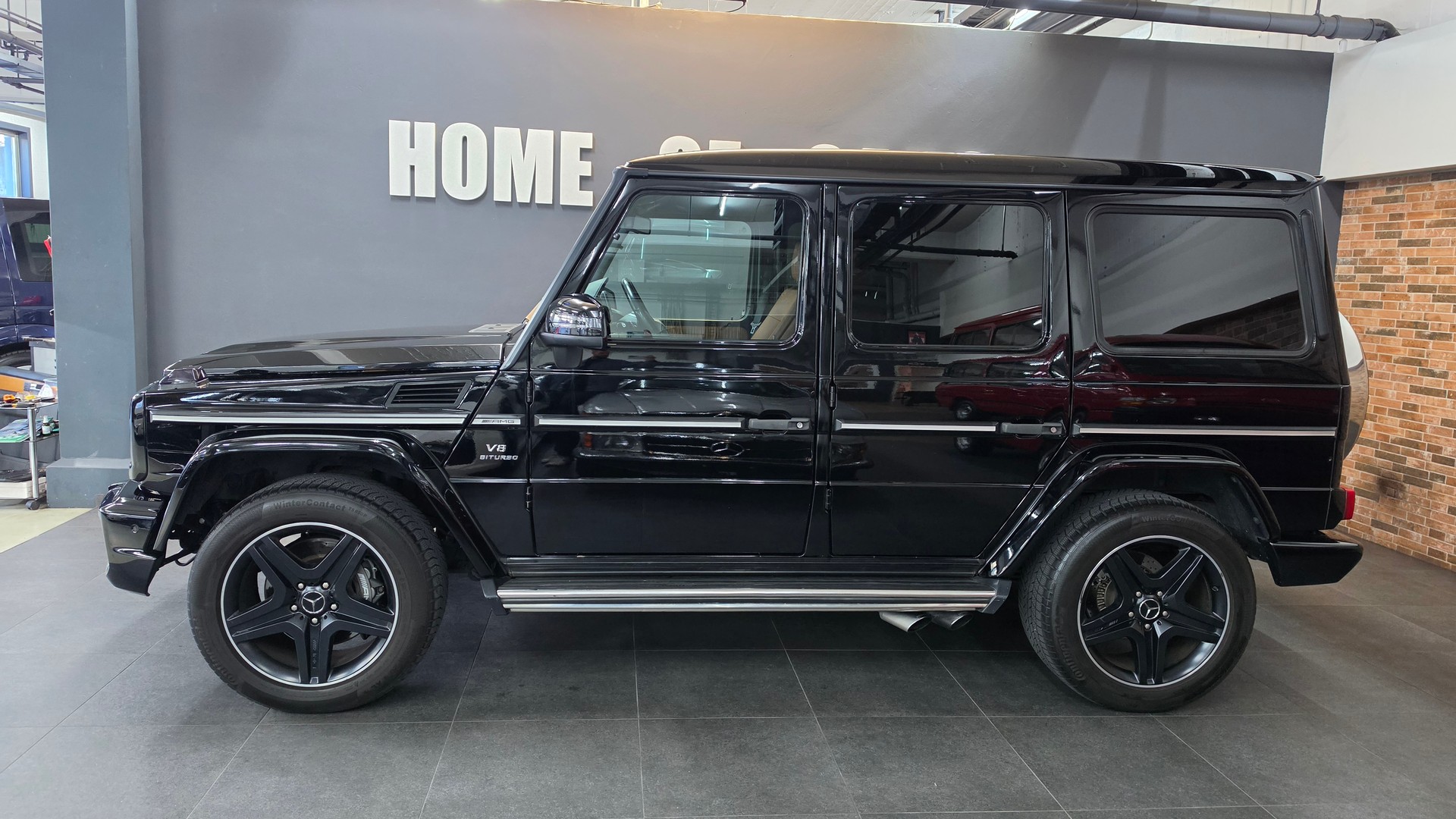 MERCEDES-BENZ G 63 AMG Automatic-image-3