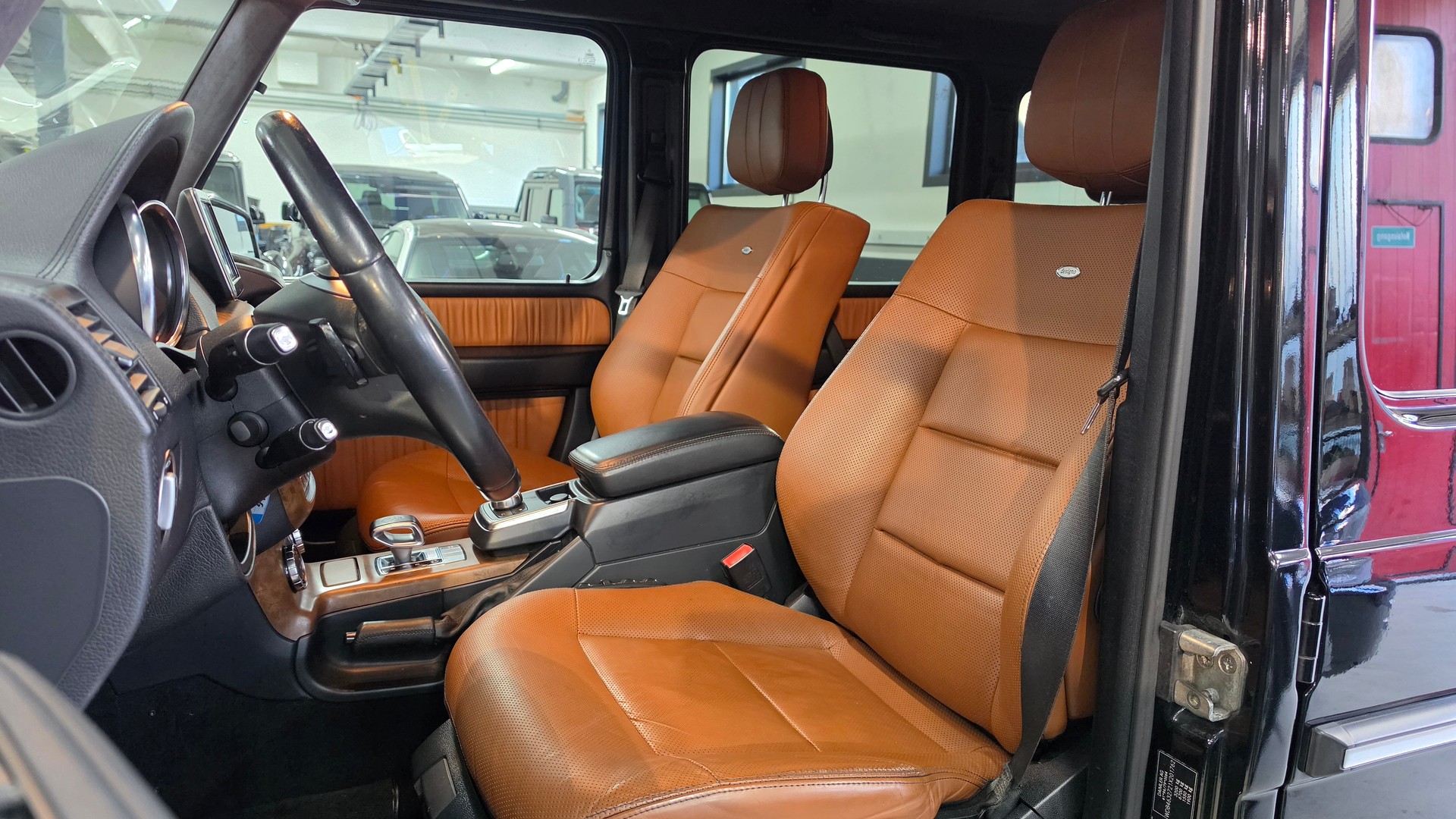 MERCEDES-BENZ G 63 AMG Automatic-image-16
