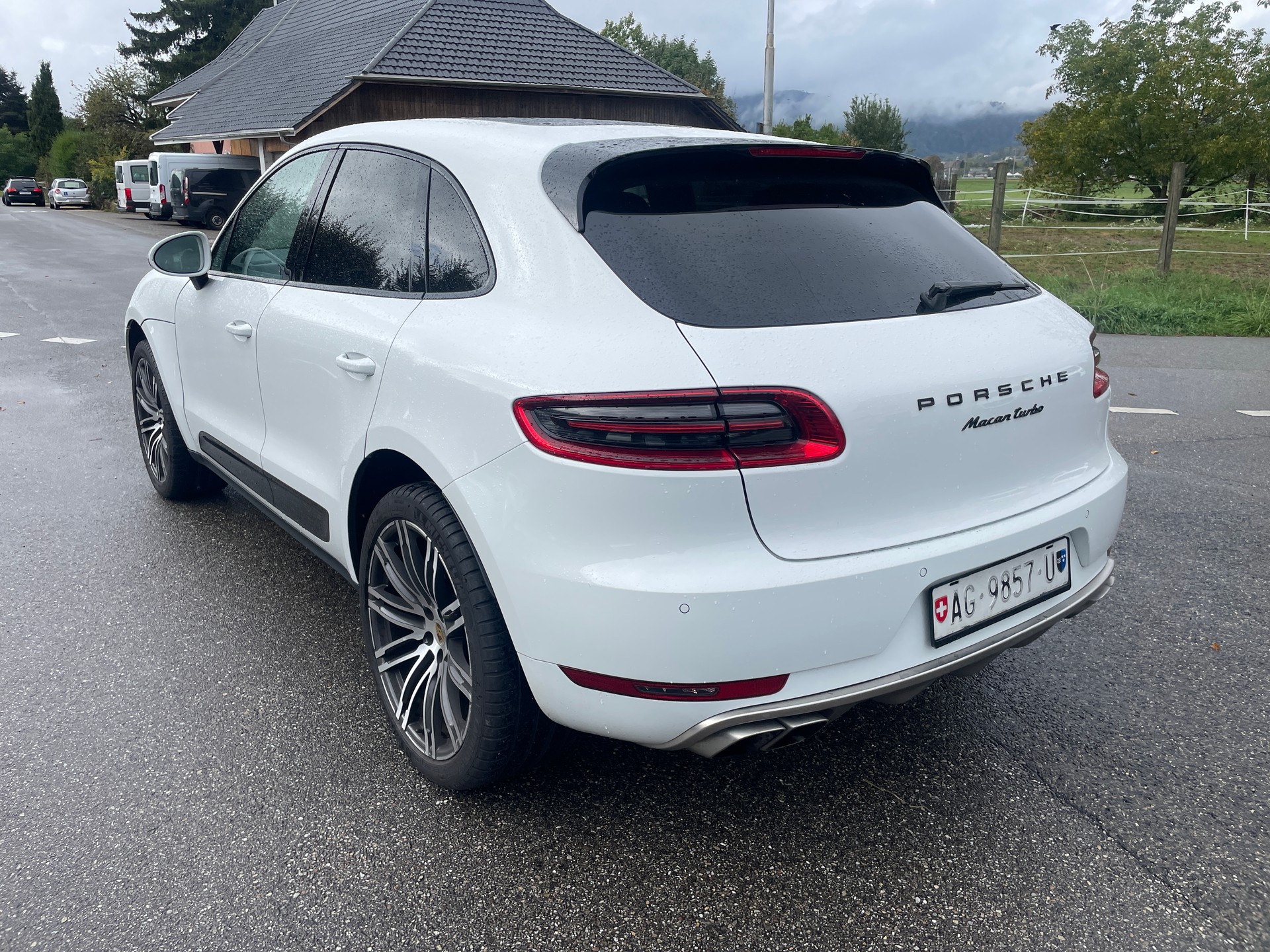PORSCHE Macan Turbo PDK-image-5