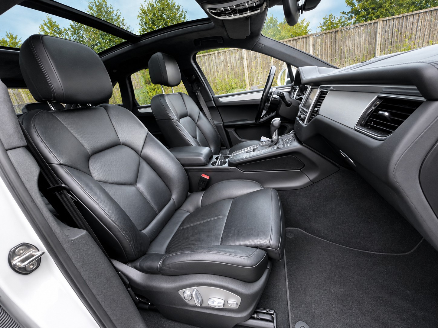 PORSCHE Macan Turbo PDK-image-21