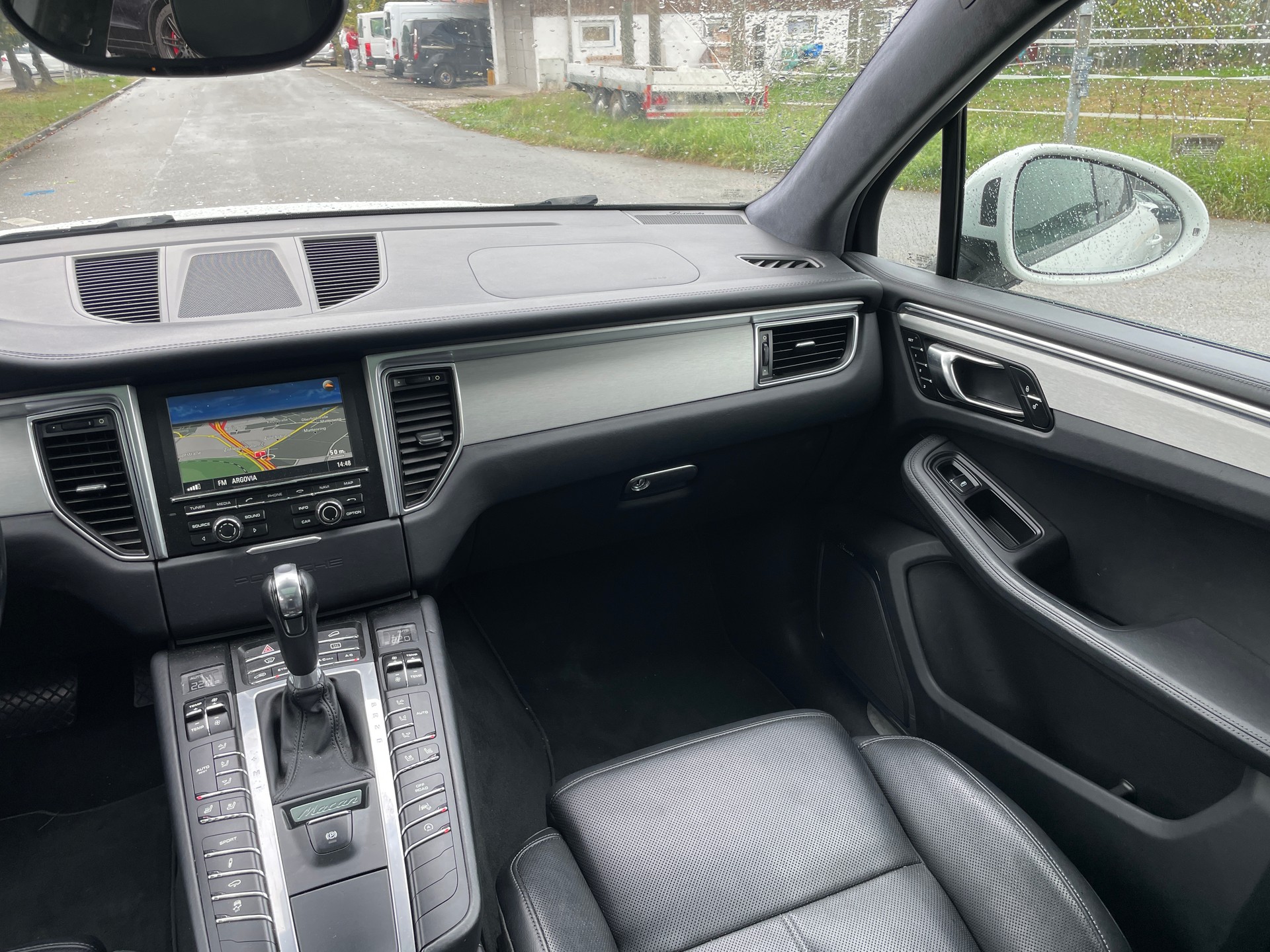 PORSCHE Macan Turbo PDK-image-19