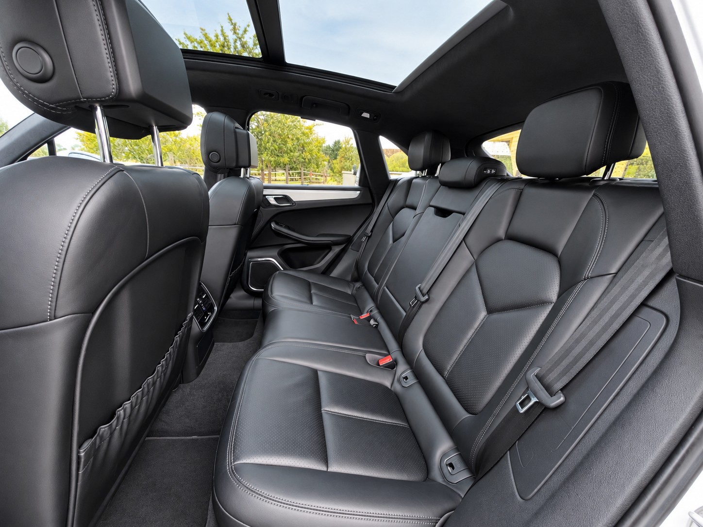 PORSCHE Macan Turbo PDK-image-23