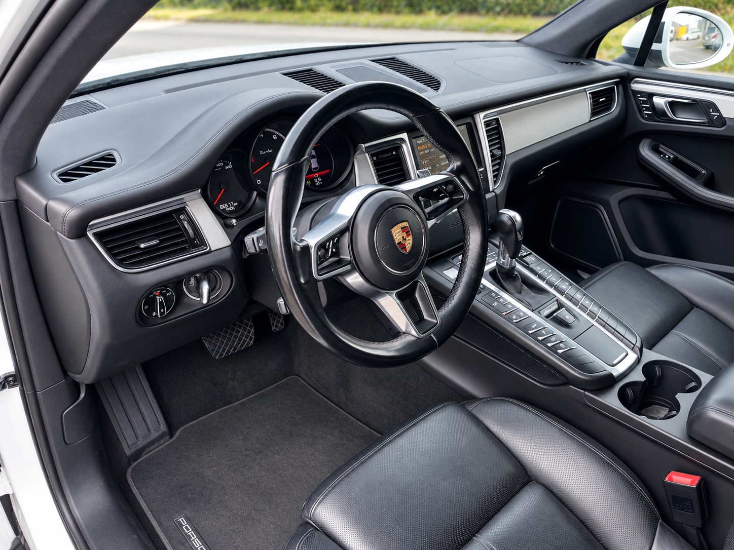 PORSCHE Macan Turbo PDK-image-16
