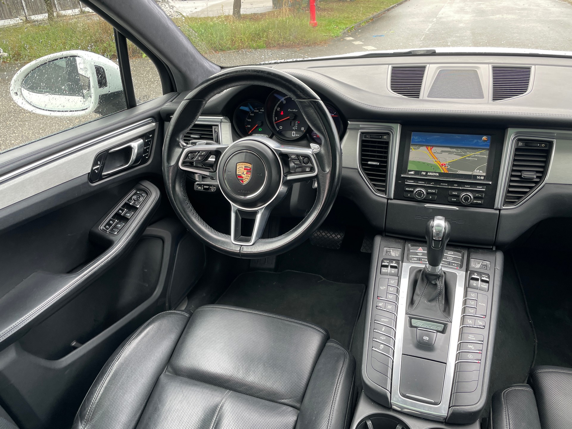 PORSCHE Macan Turbo PDK-image-17
