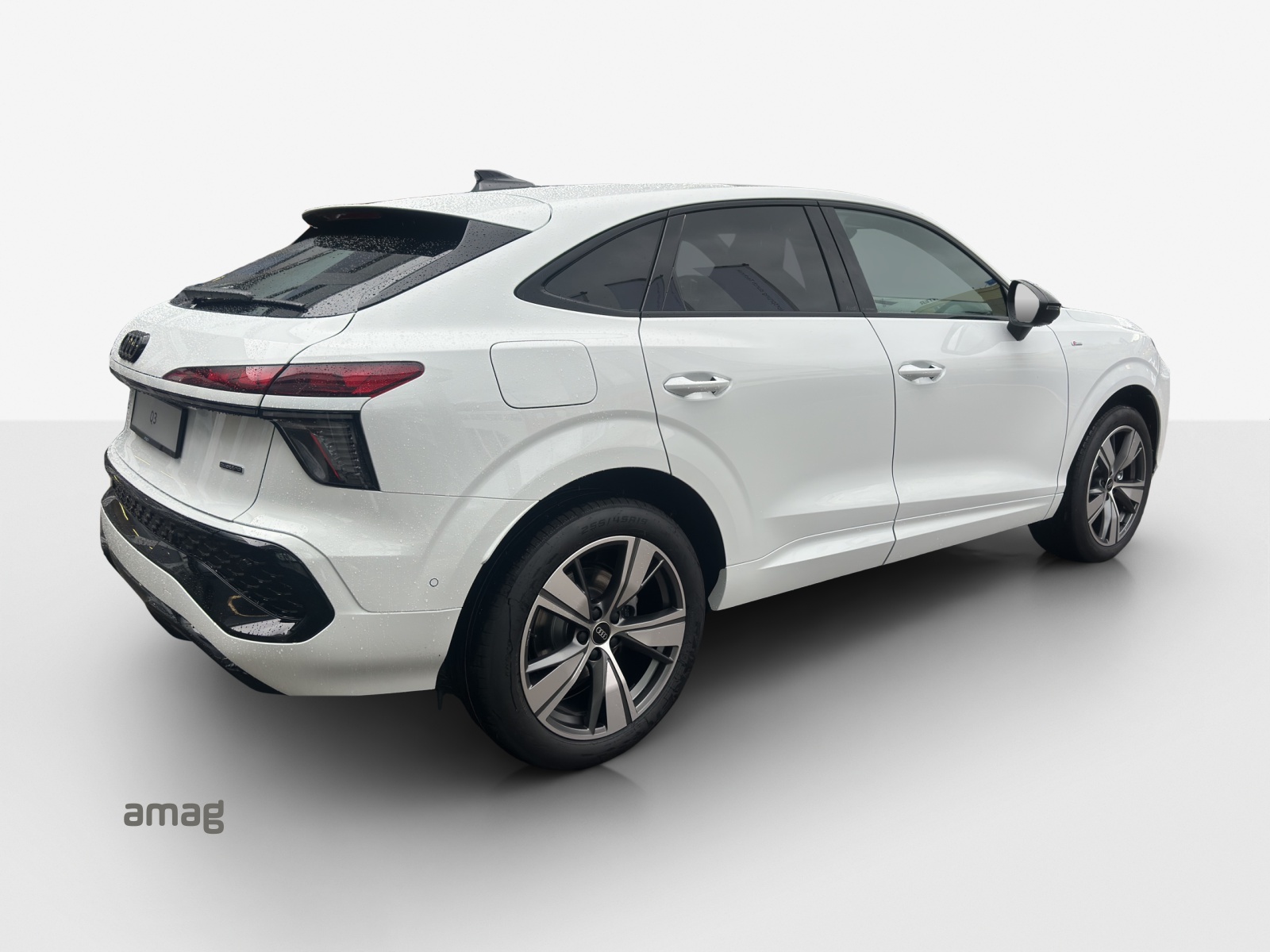 AUDI Q3 Sportback TFSI quattro 150 kW S tronic-image-4