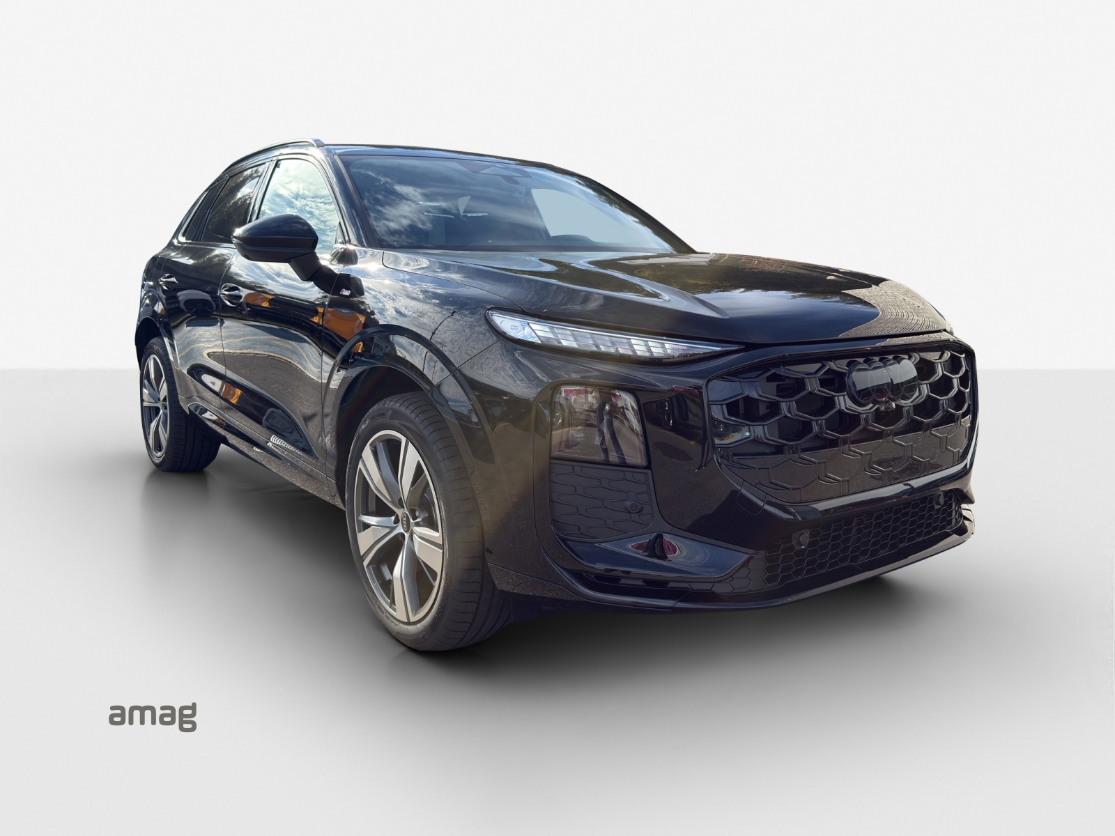 AUDI Q3 SUV 110 kW TFSI S tronic-image-5