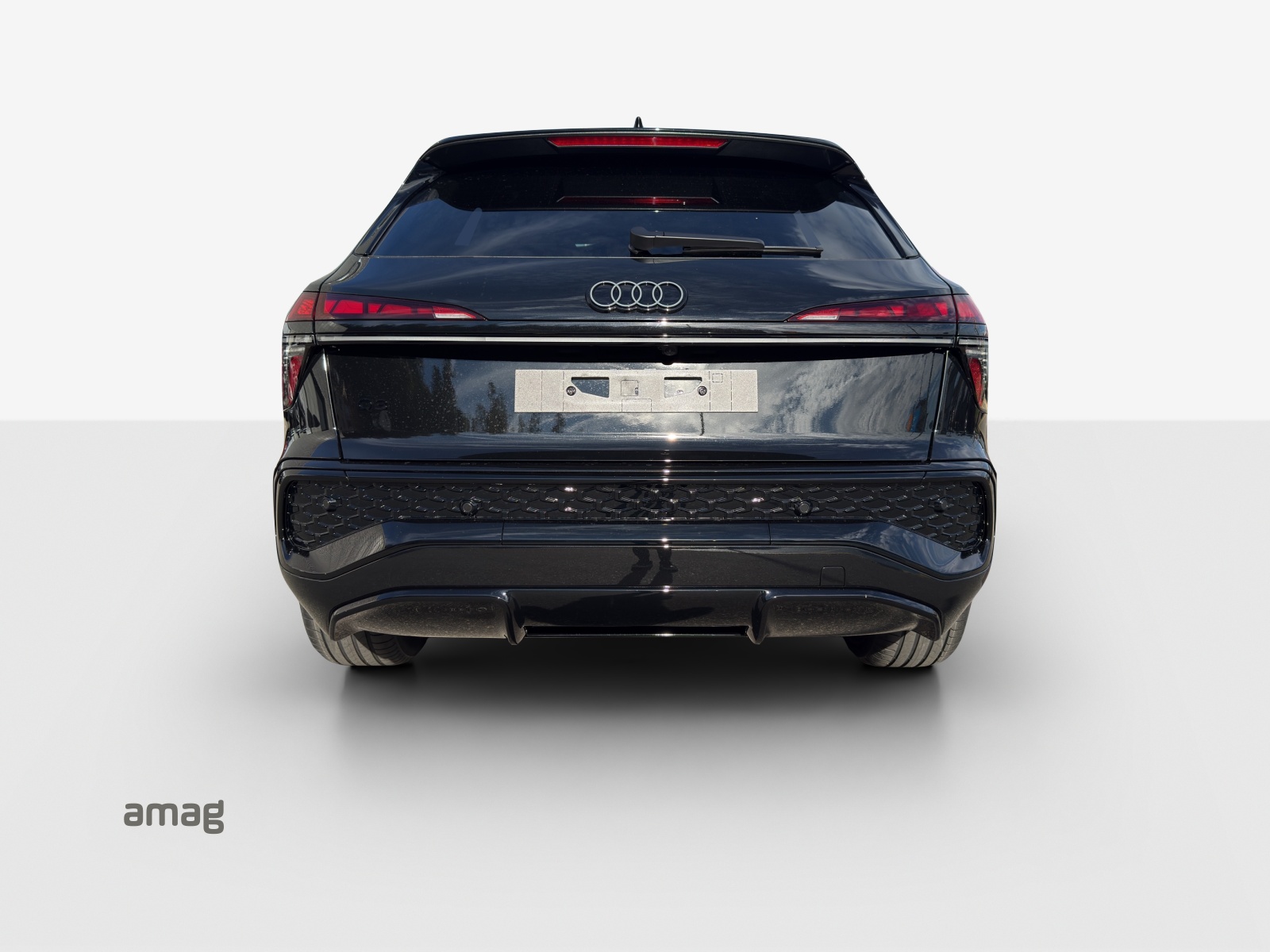 AUDI Q3 SUV 110 kW TFSI S tronic-image-3