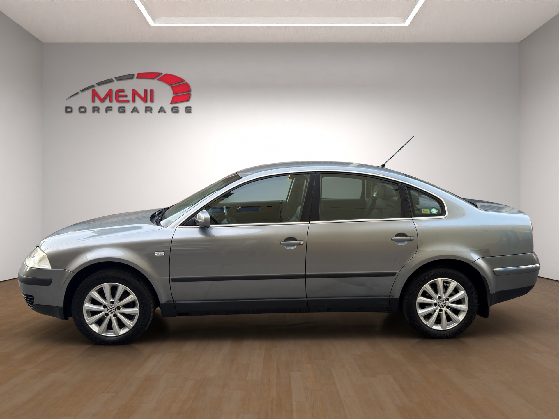 VW Passat 1.9 TDI 4Motion Highline-image-2