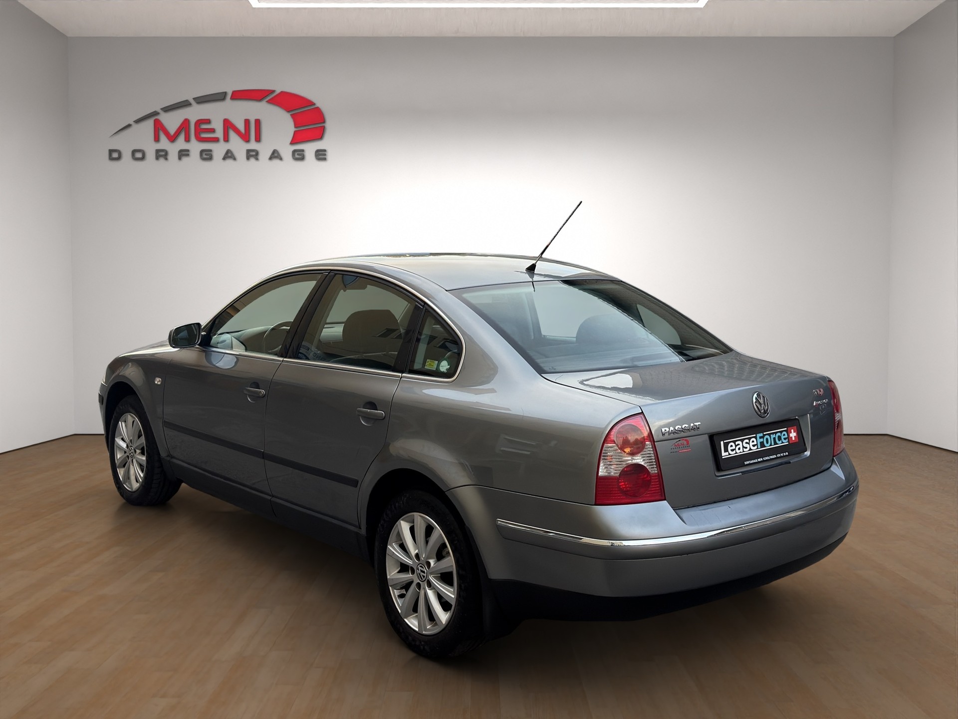 VW Passat 1.9 TDI 4Motion Highline-image-3