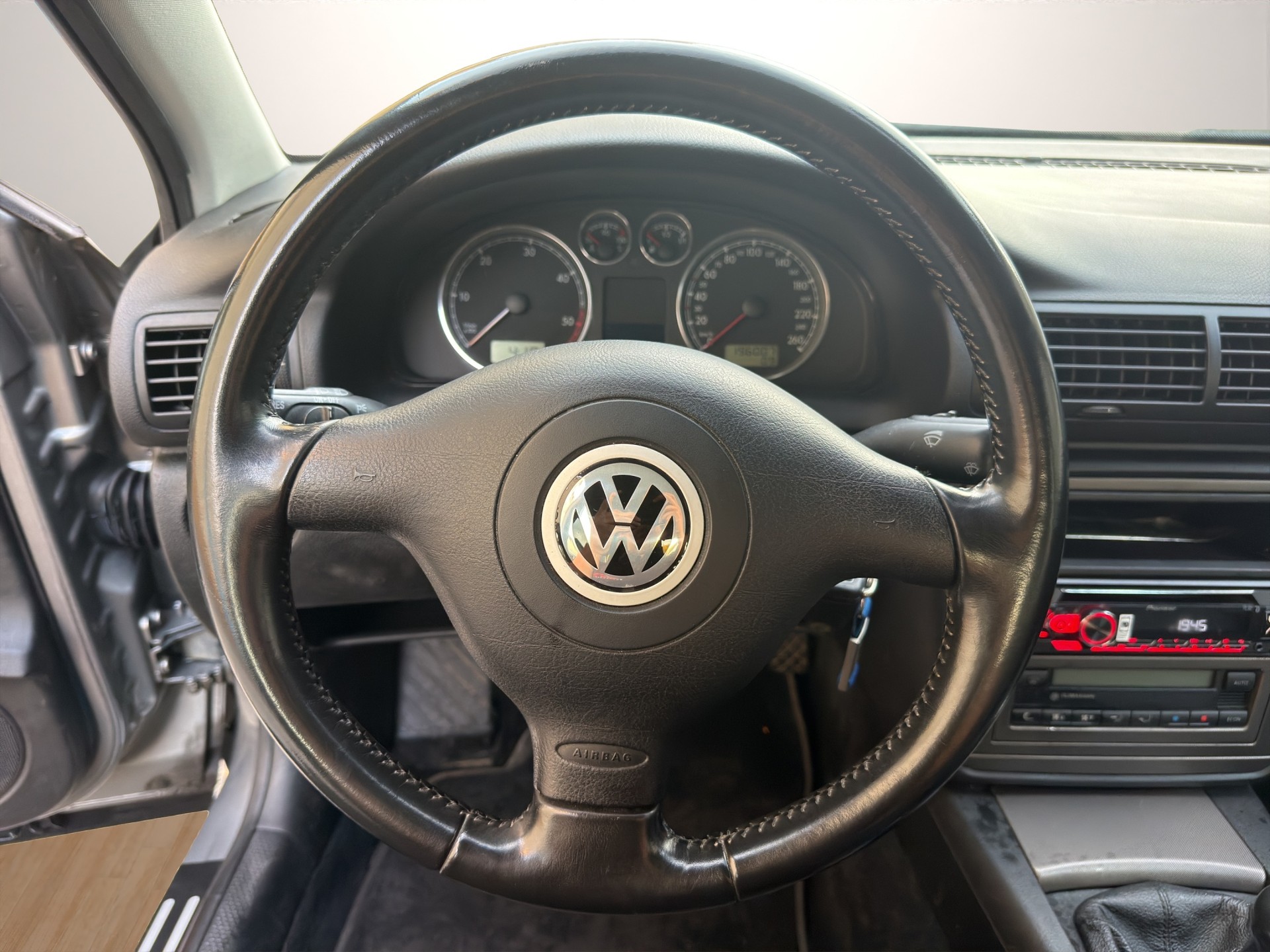 VW Passat 1.9 TDI 4Motion Highline-image-9