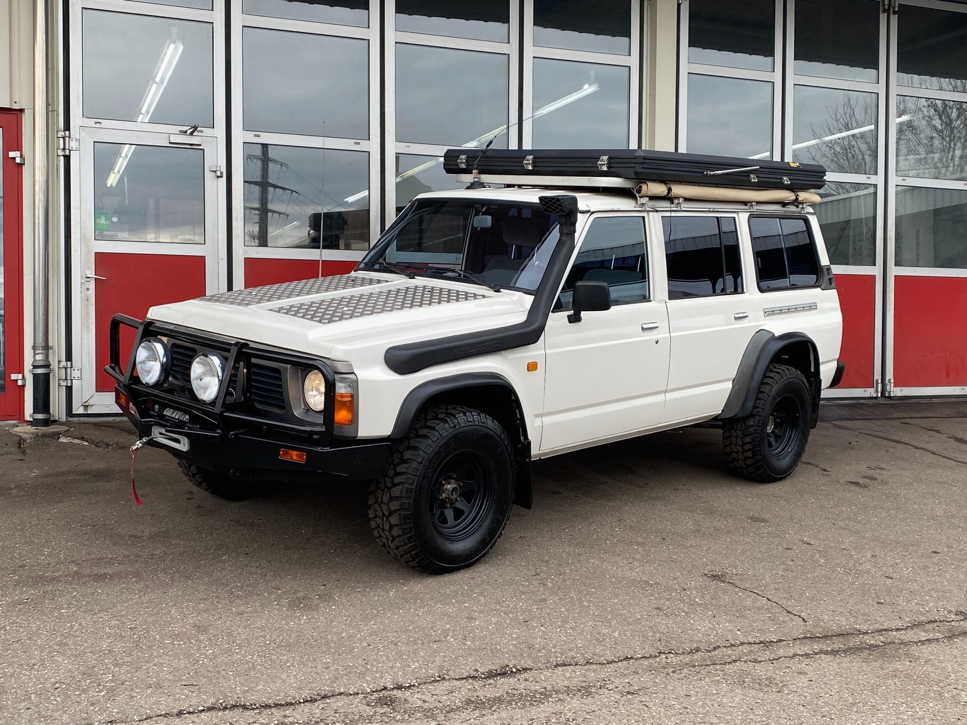 NISSAN Patrol GR 2.8 DL Wagon-image-1