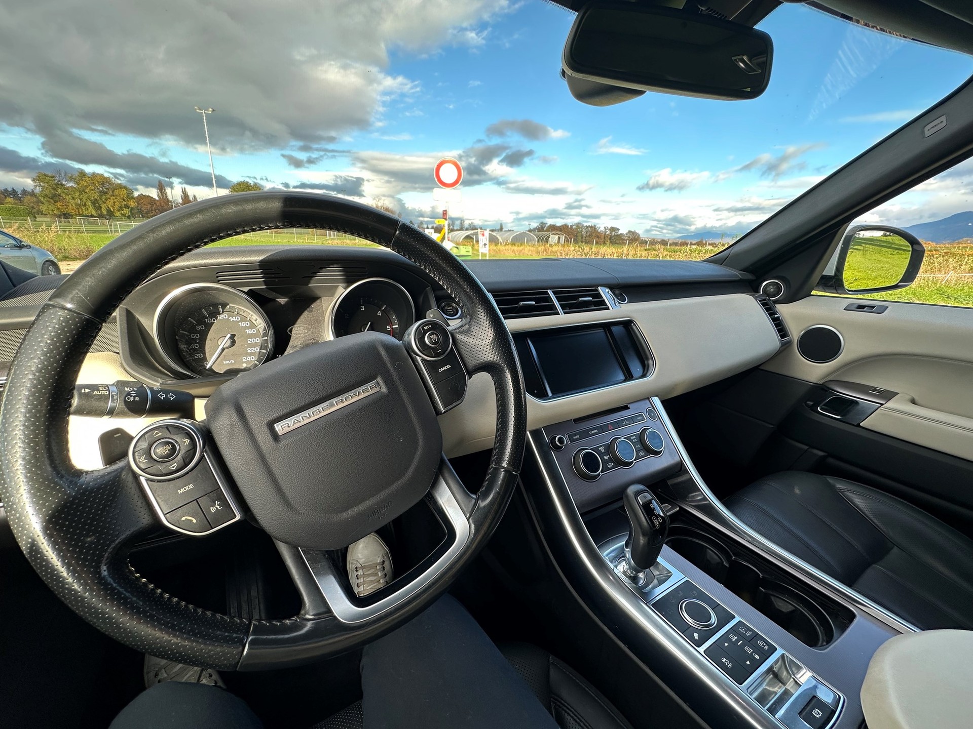 LAND ROVER Range Rover Sport 3.0 TDV6 SE Automatic-image-3