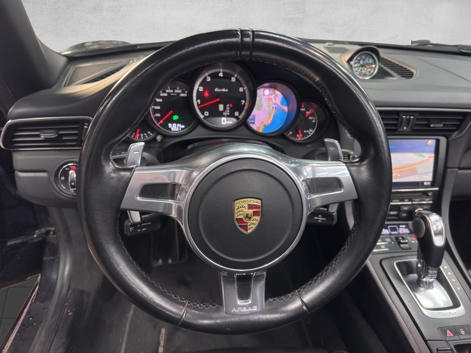 PORSCHE 911 Turbo Cabrio PDK-image-7