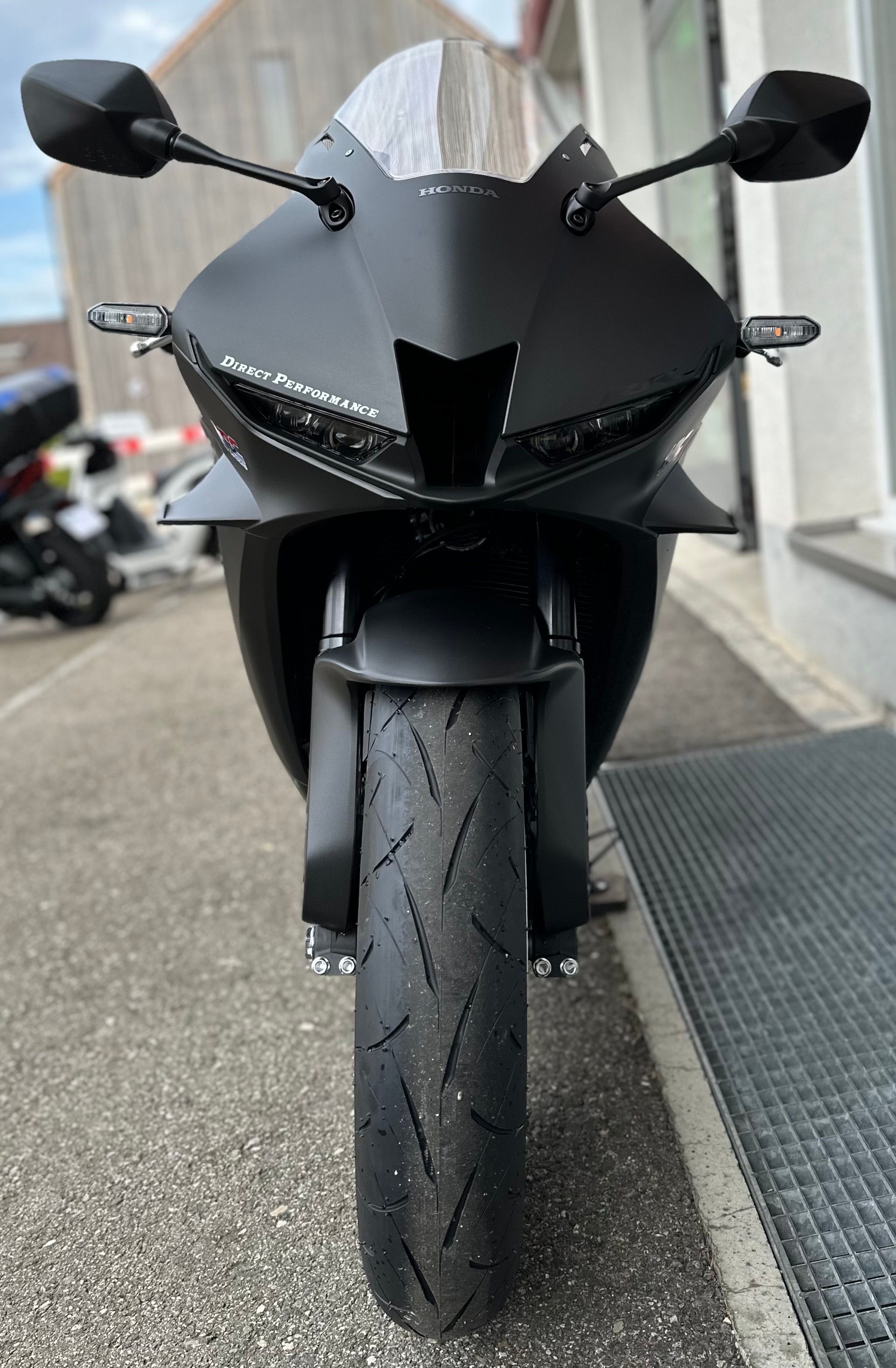 HONDA CBR 600 RR-showroom-element-1