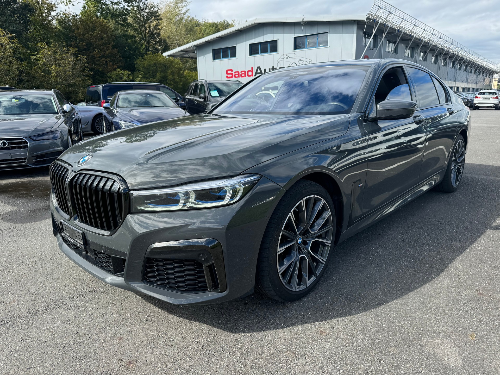 BMW 730d xDrive 48V M Sport Steptronic-image-0