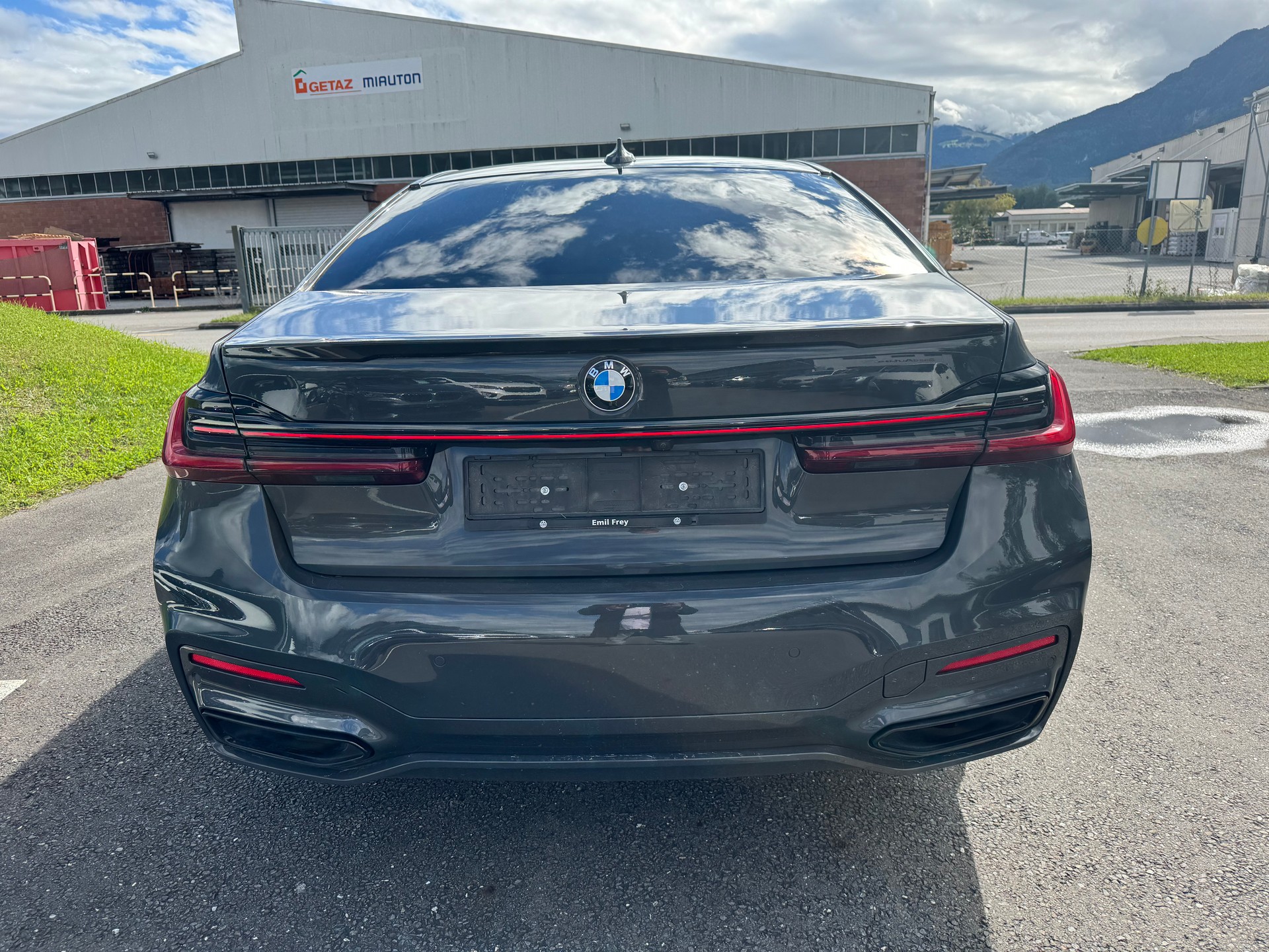 BMW 730d xDrive 48V M Sport Steptronic-image-4