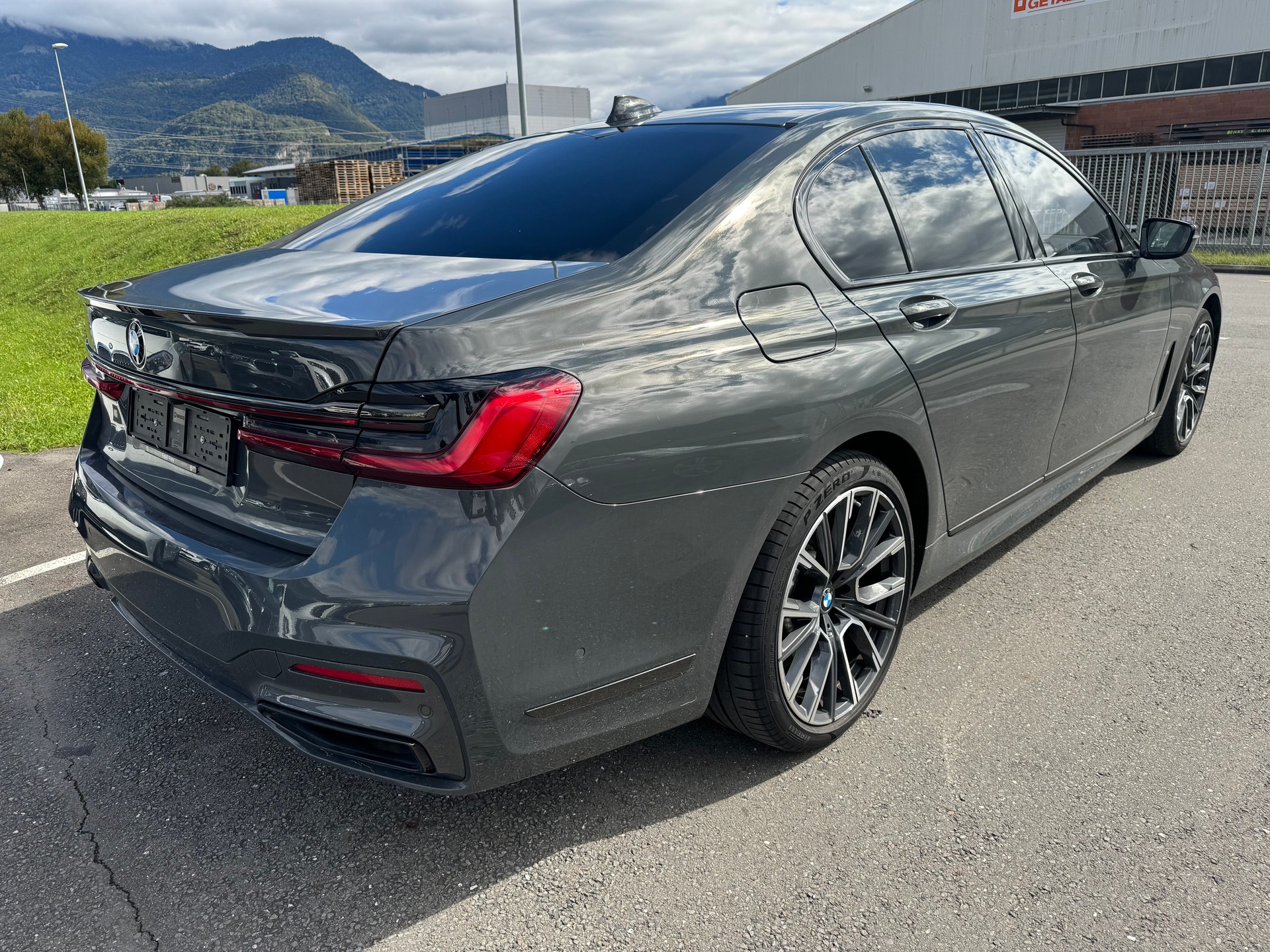 BMW 730d xDrive 48V M Sport Steptronic-image-3