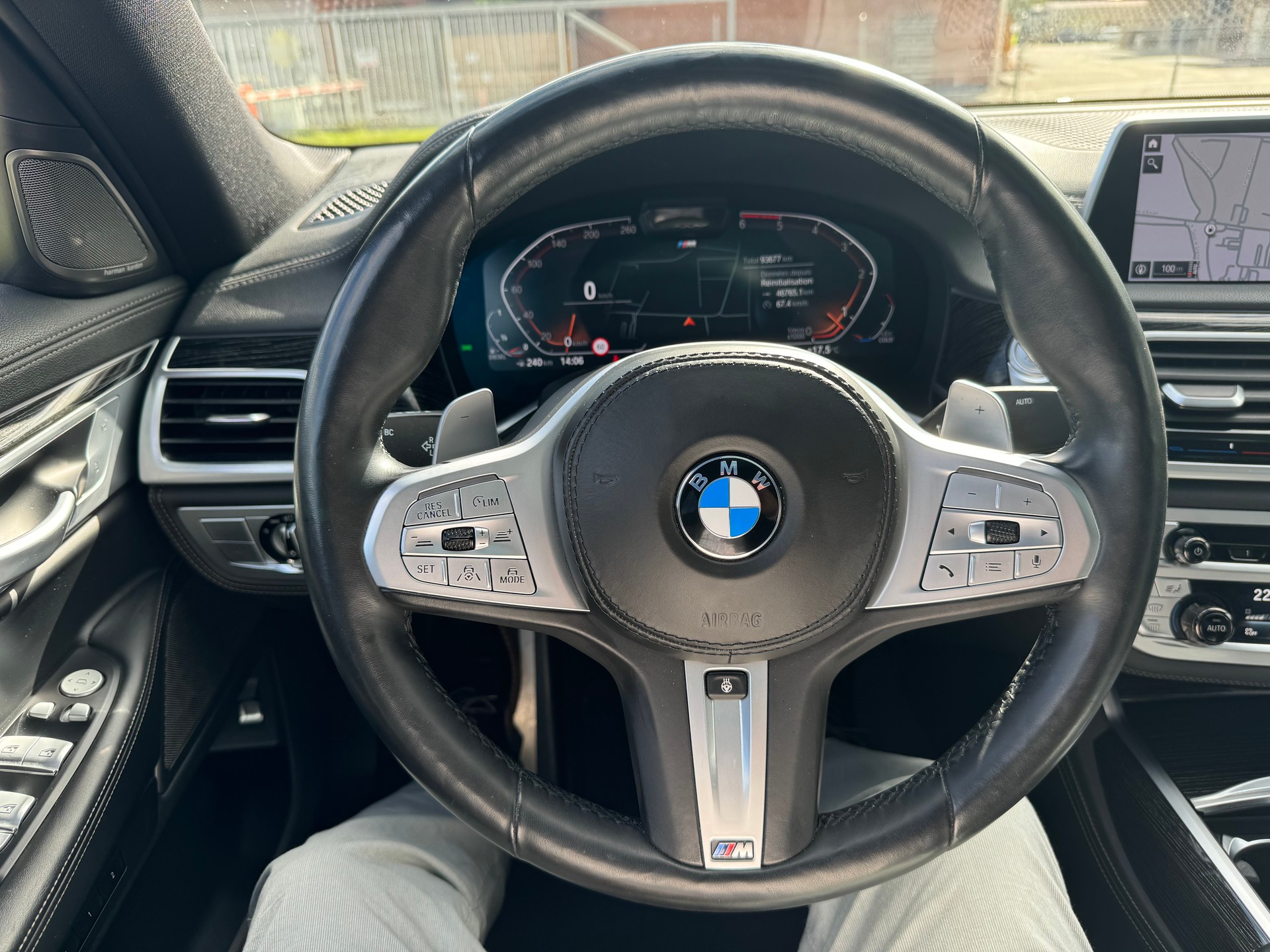 BMW 730d xDrive 48V M Sport Steptronic-image-11