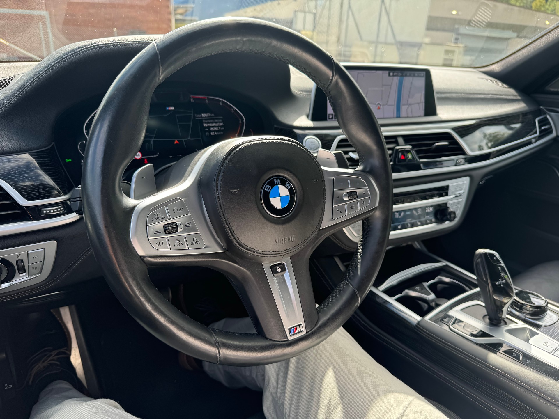 BMW 730d xDrive 48V M Sport Steptronic-image-15