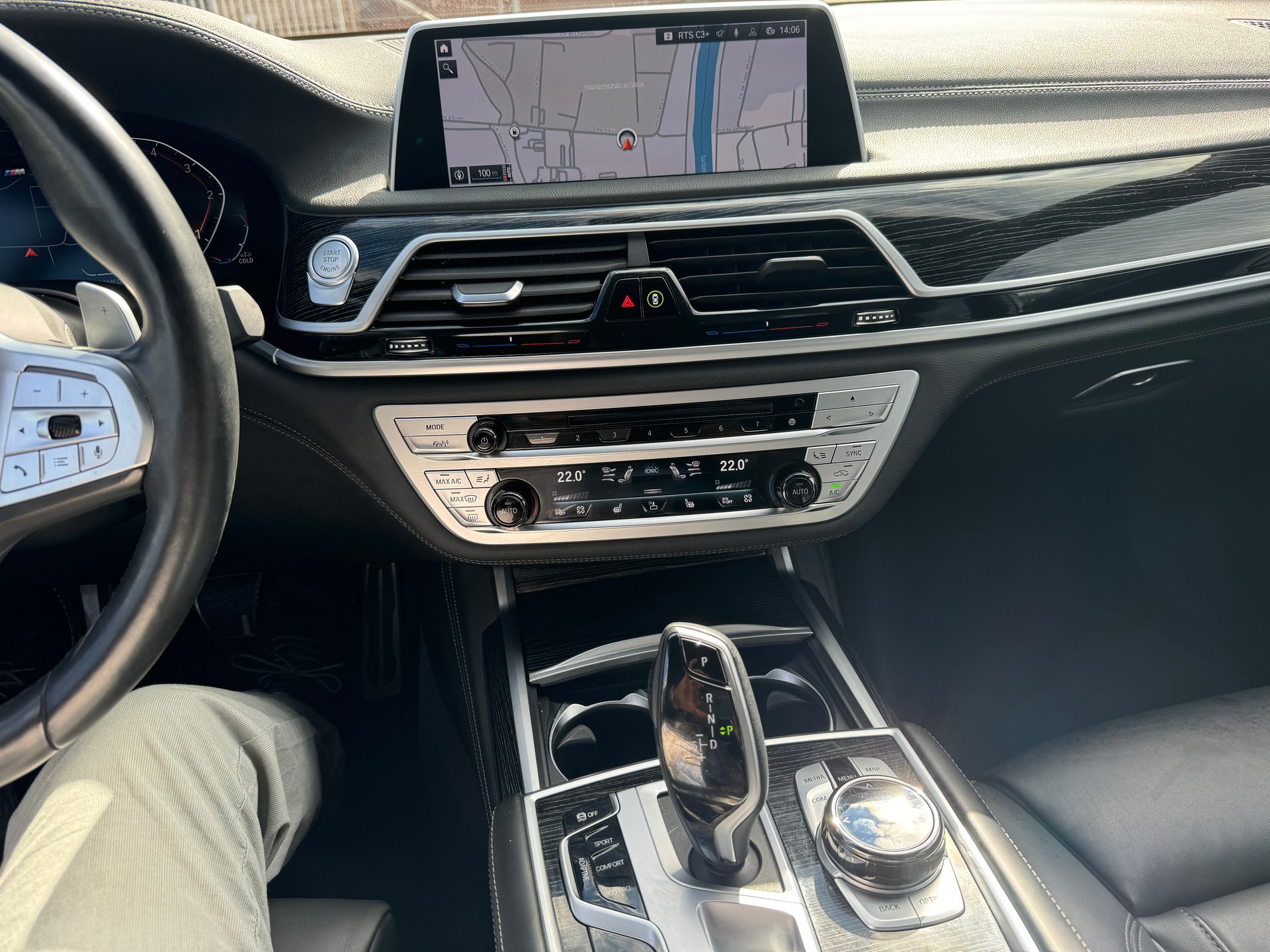 BMW 730d xDrive 48V M Sport Steptronic-image-12