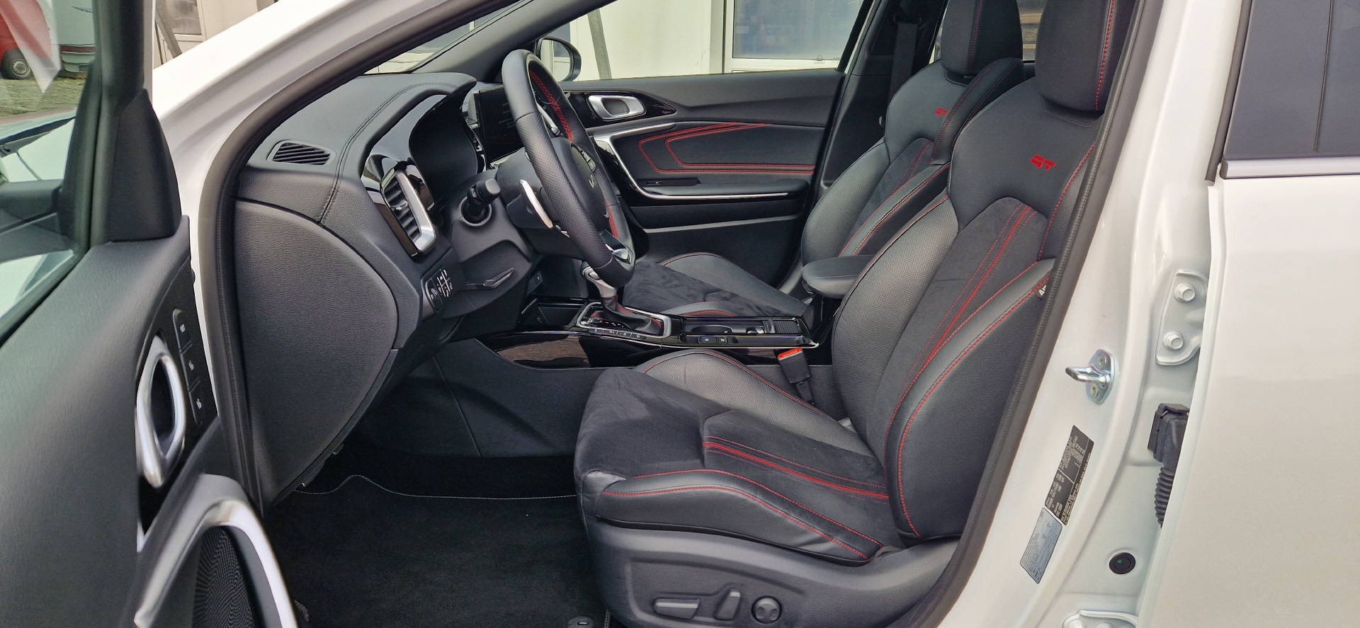 KIA ProCeed 1.6 T-GDi GT-image-3