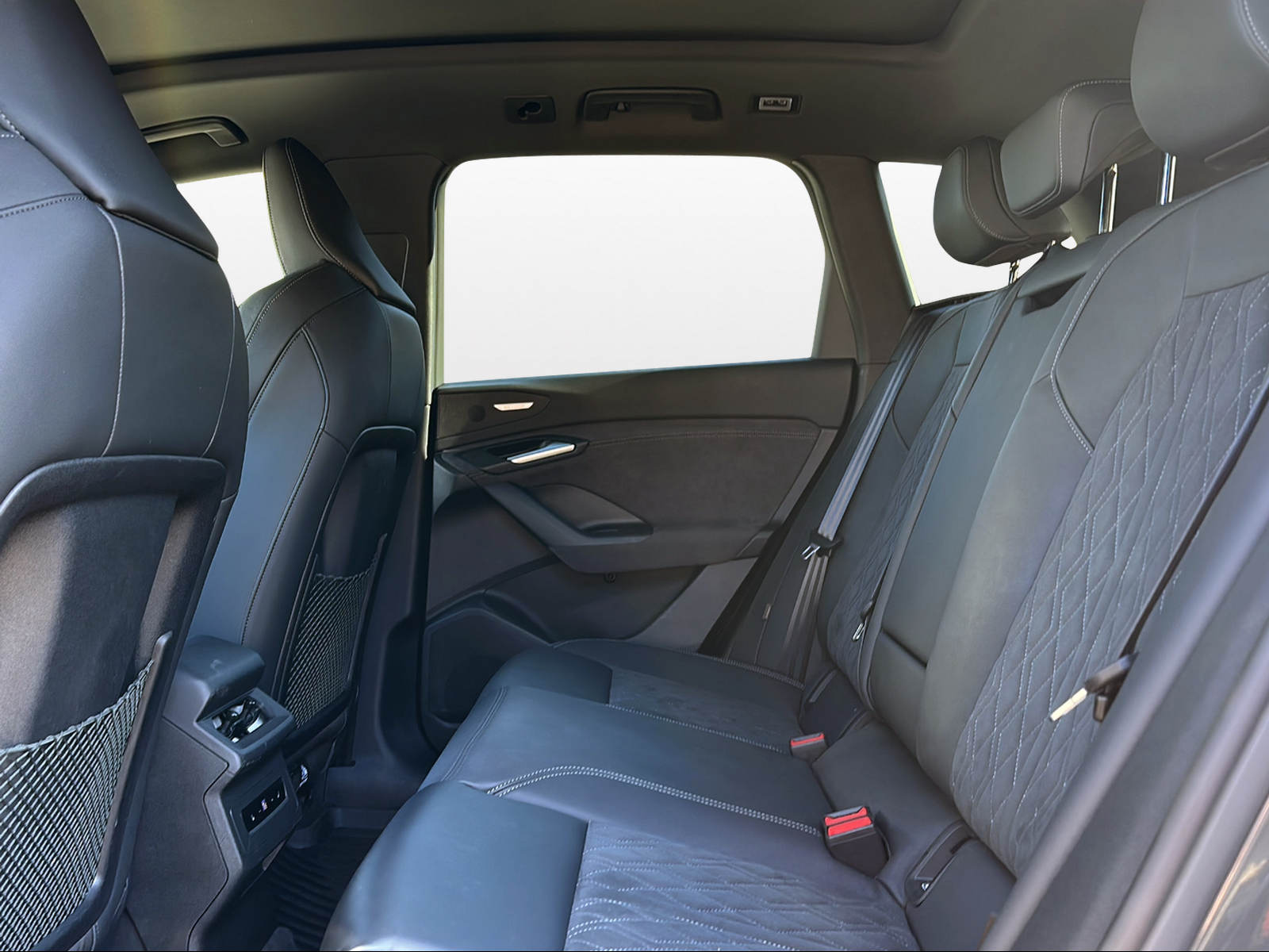 AUDI Q6 e-tron quattro-image-10