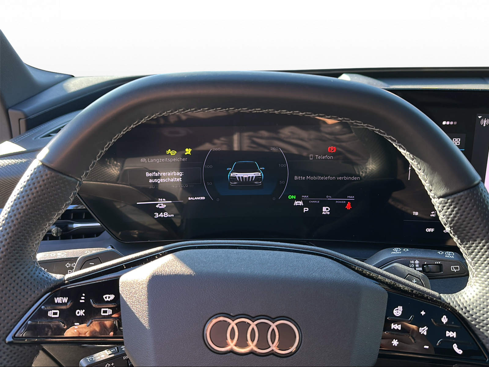 AUDI Q6 e-tron quattro-image-4