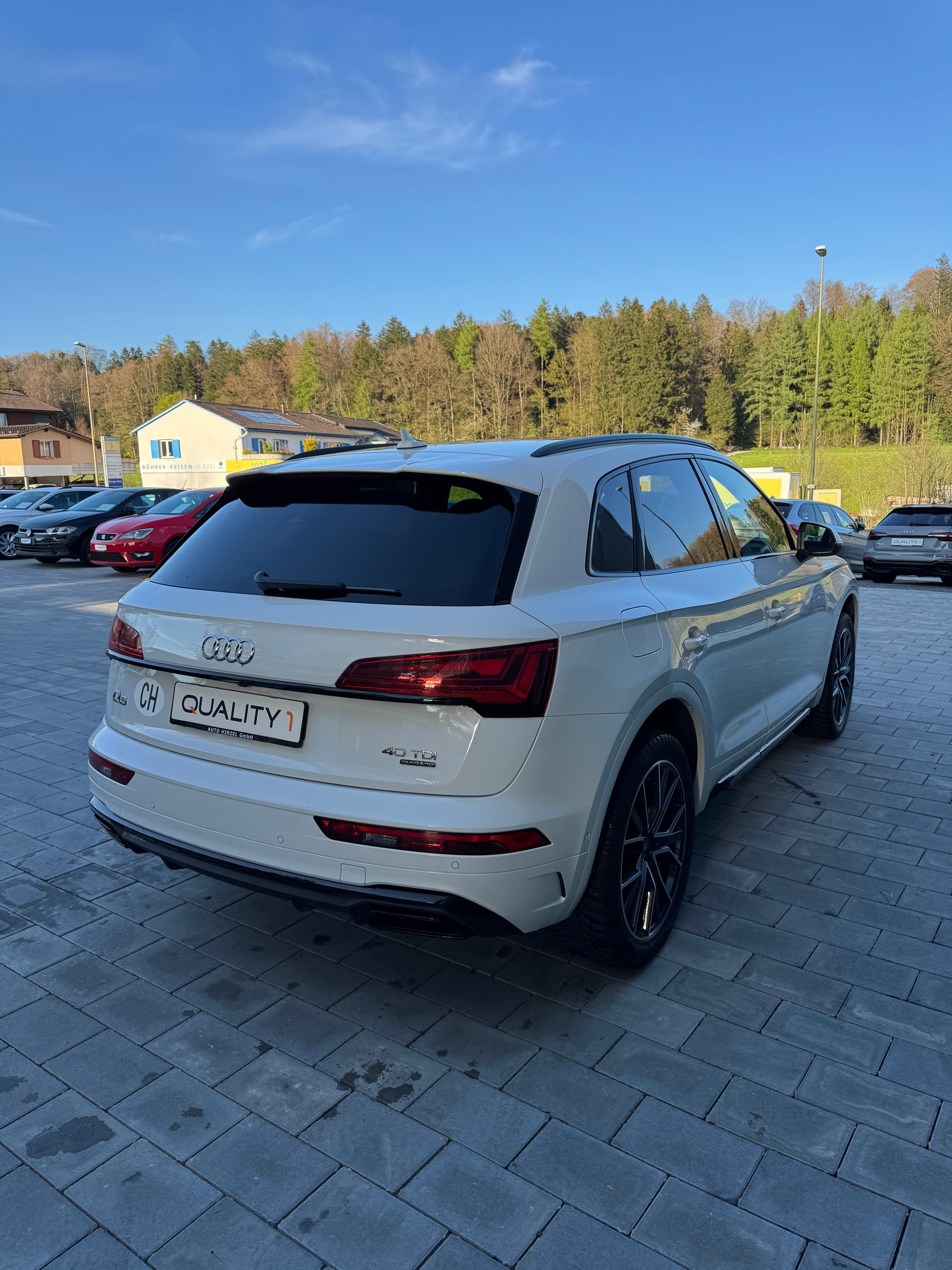 AUDI Q5 40 TDI S-line quattro S-tronic-image-3