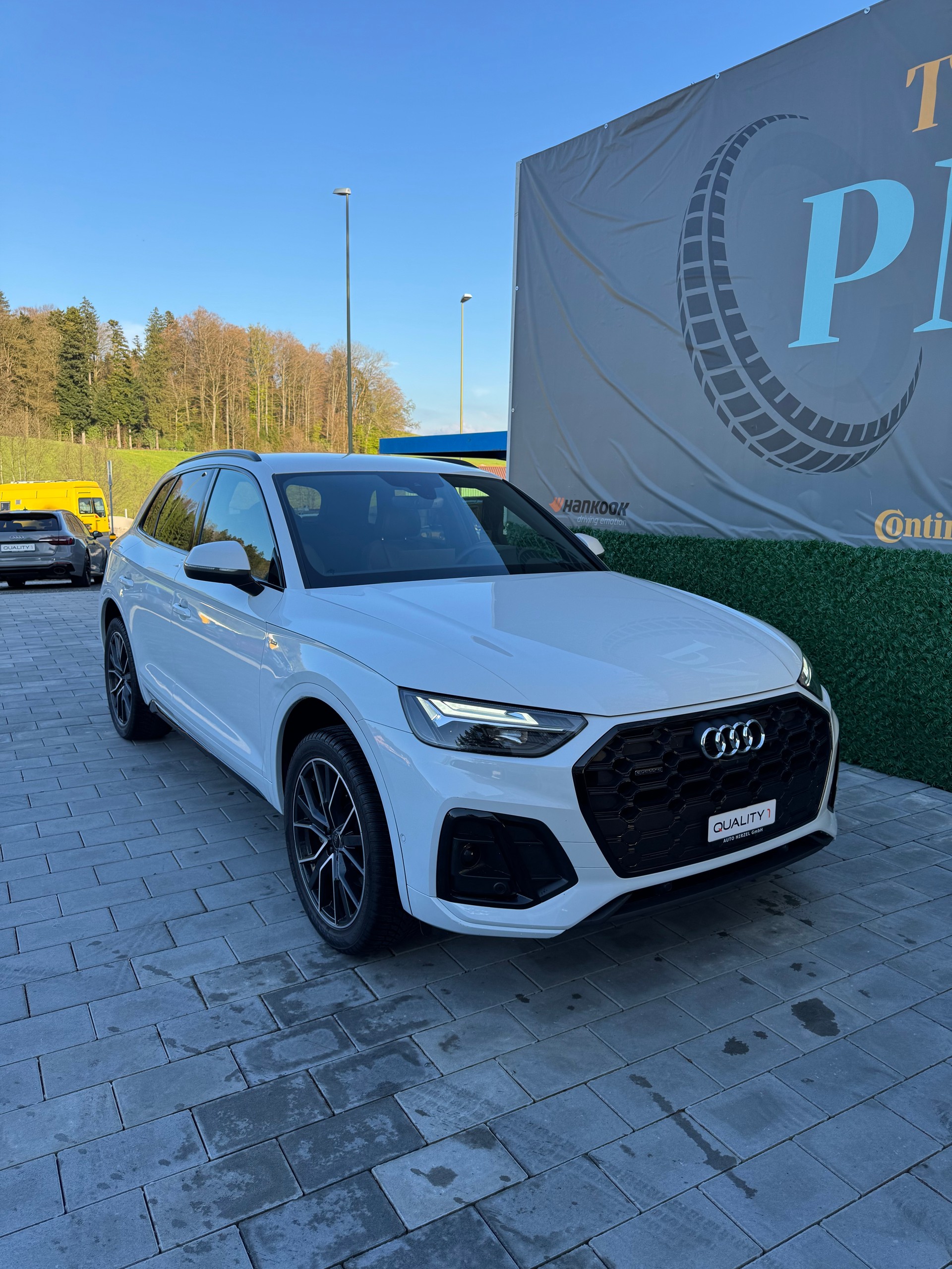 AUDI Q5 40 TDI S-line quattro S-tronic-image-1