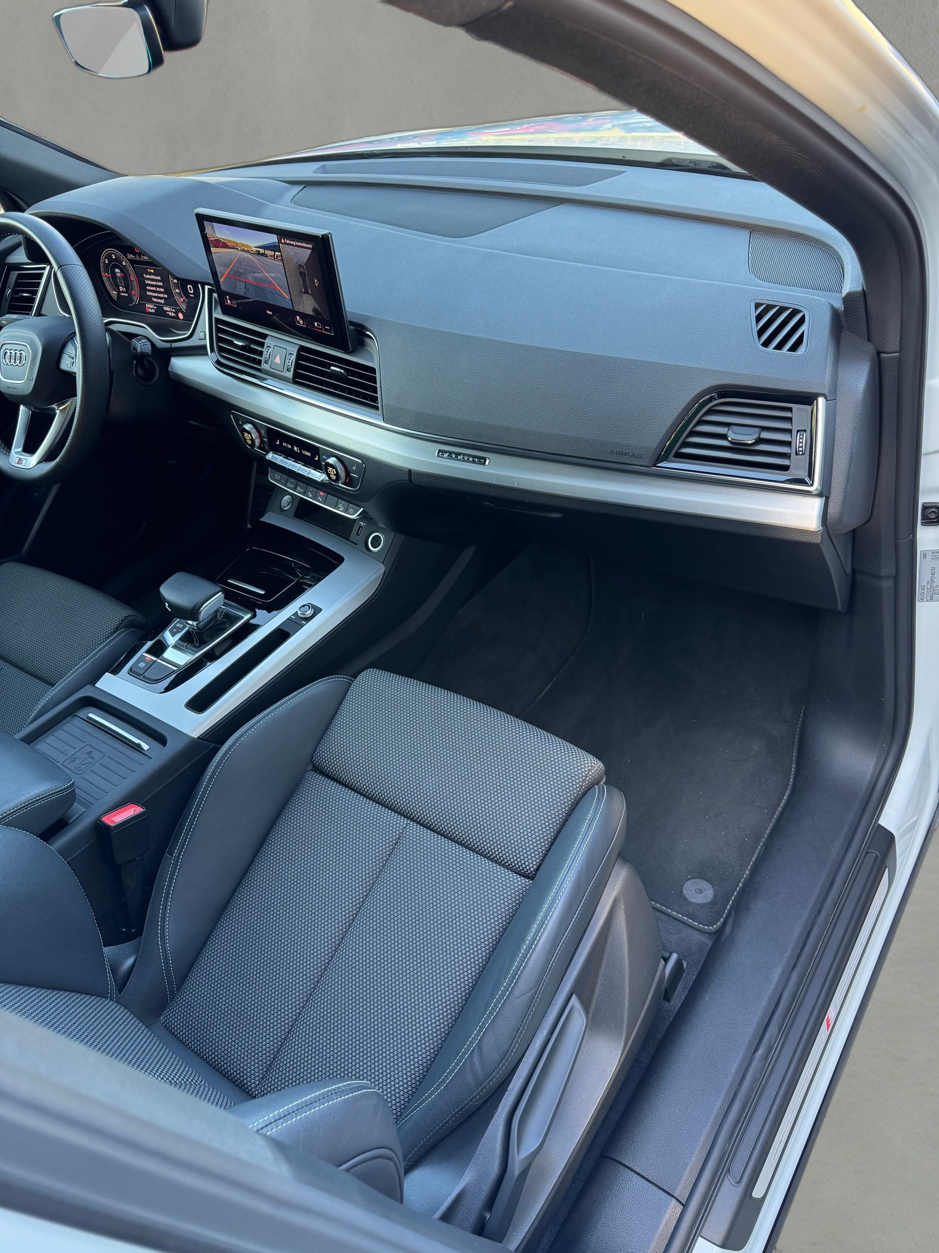 AUDI Q5 40 TDI S-line quattro S-tronic-image-13