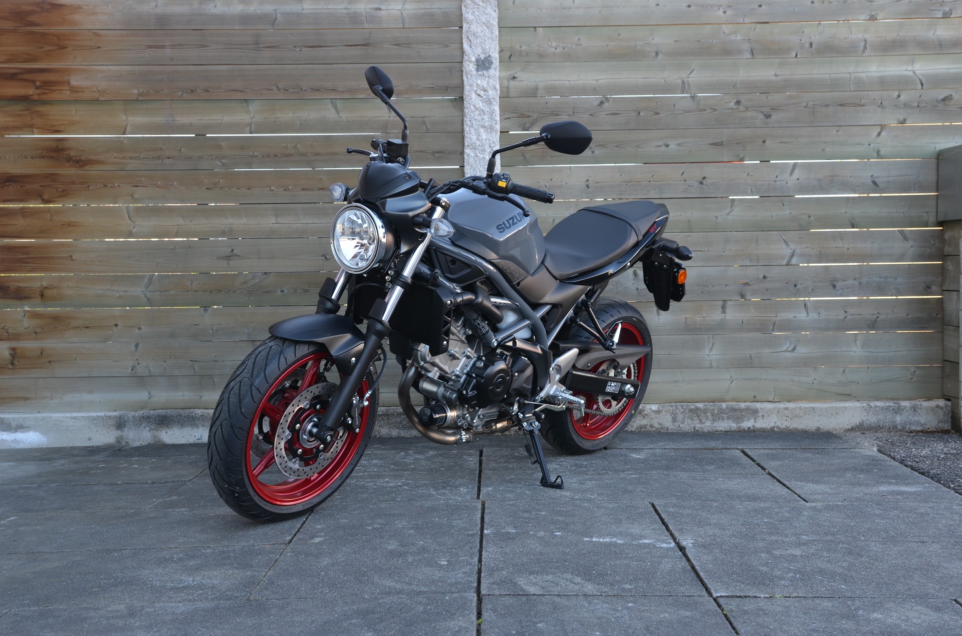 SUZUKI SV 650 (35kW)-showroom-element-2