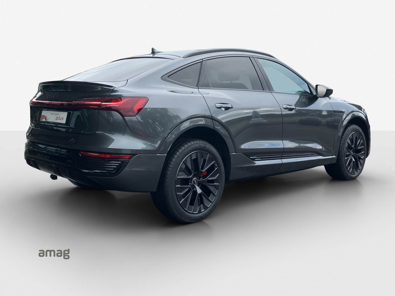 AUDI Q8 Sportback 55 e-tron Black Edition quattro-image-6