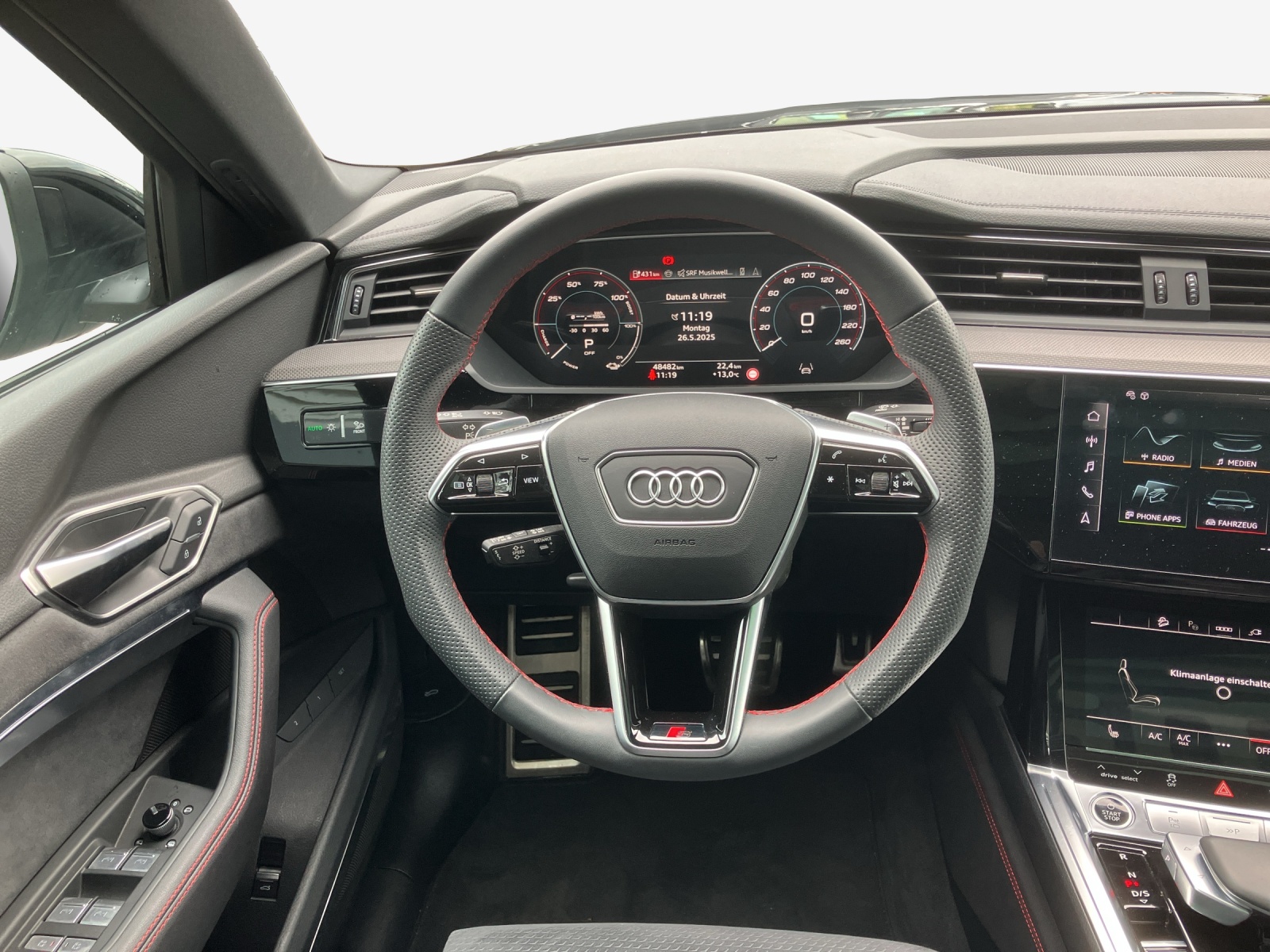 AUDI Q8 Sportback 55 e-tron Black Edition quattro-image-11