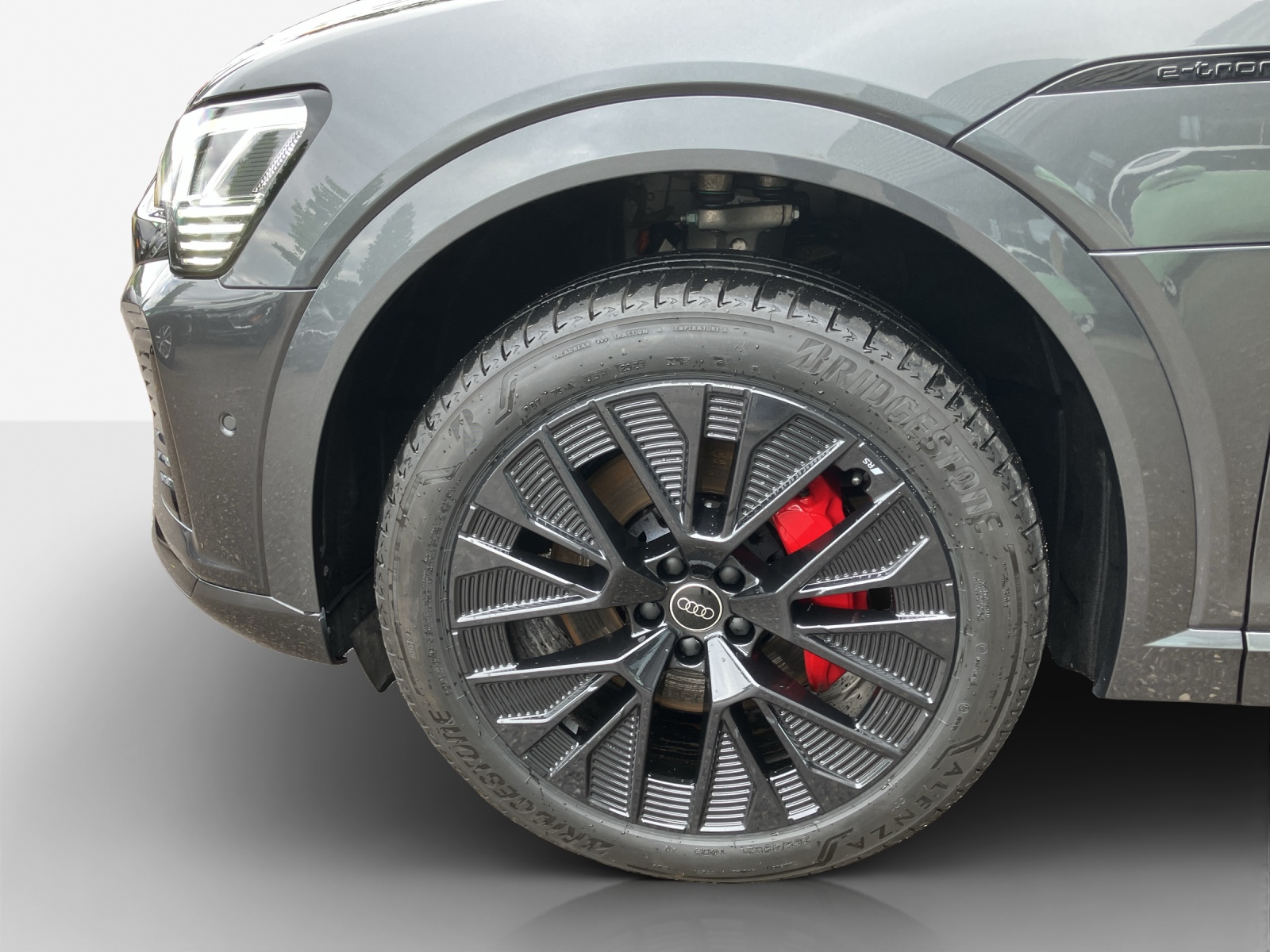 AUDI Q8 Sportback 55 e-tron Black Edition quattro-image-15