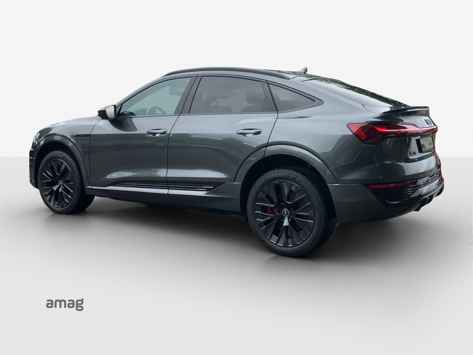 AUDI Q8 Sportback 55 e-tron Black Edition quattro-image-4