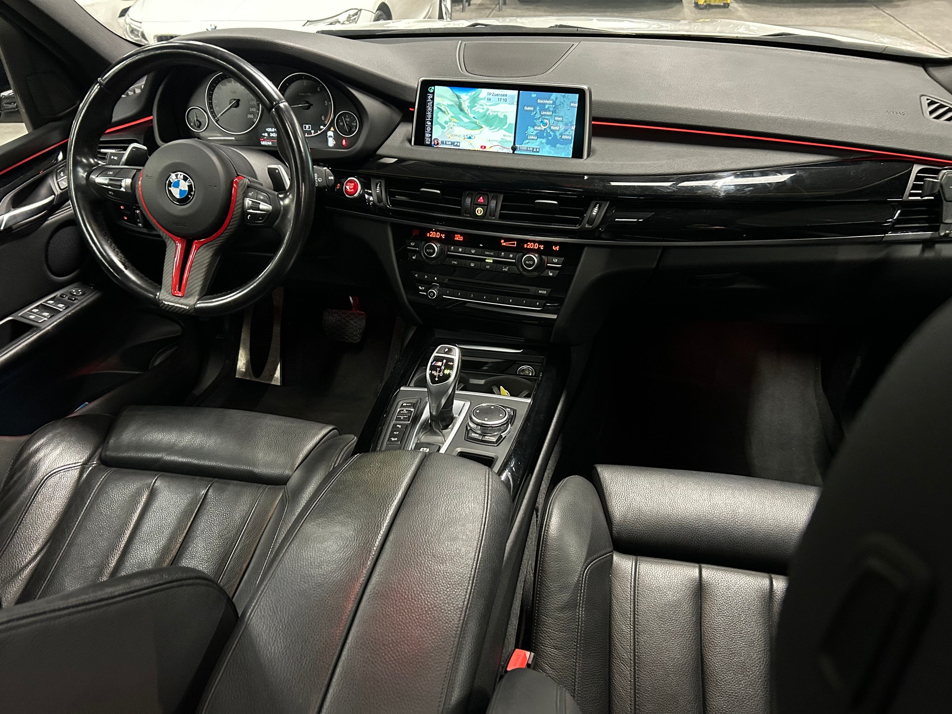BMW X5 xDrive M50d Steptronic-image-15