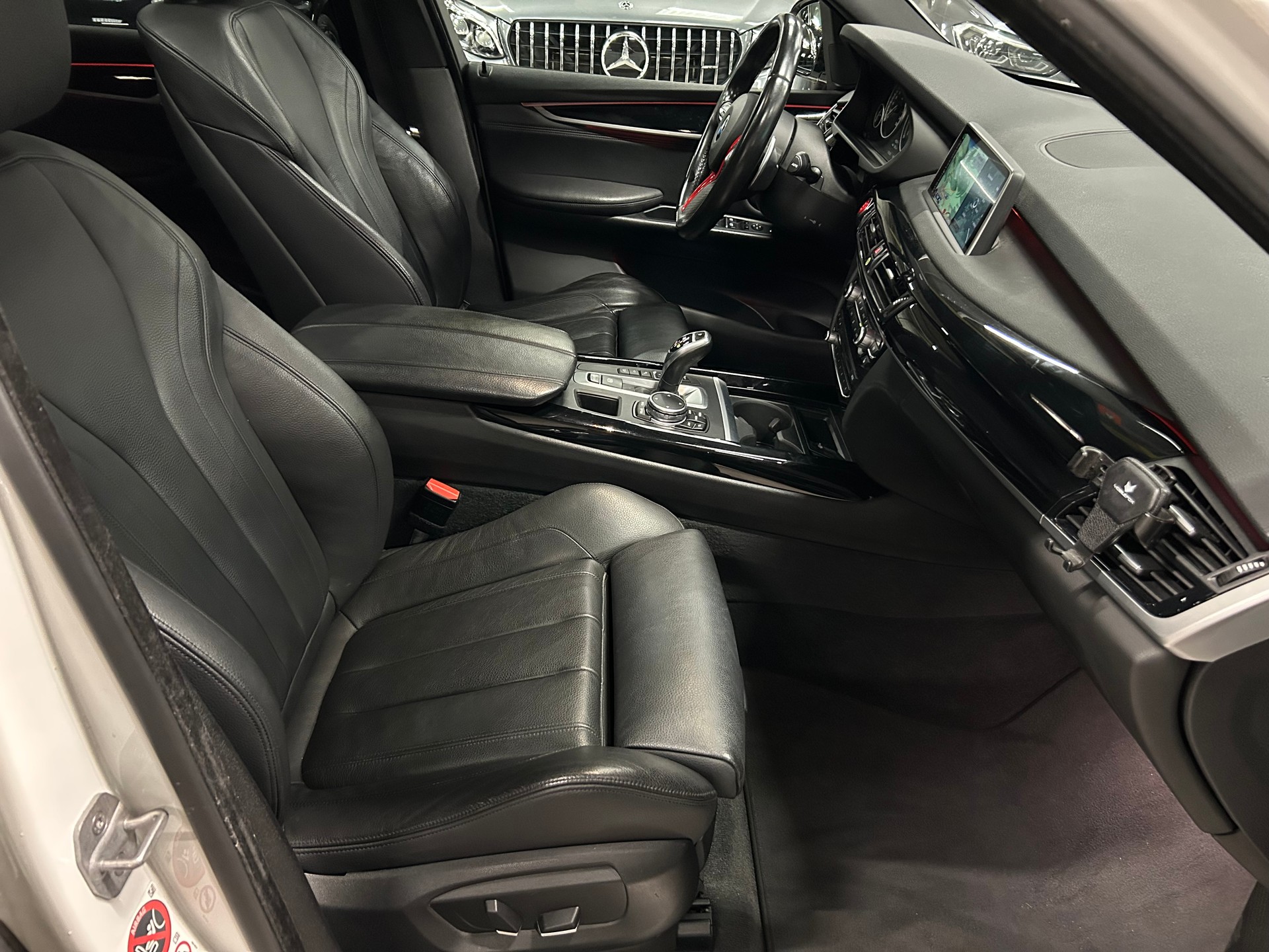 BMW X5 xDrive M50d Steptronic-image-13