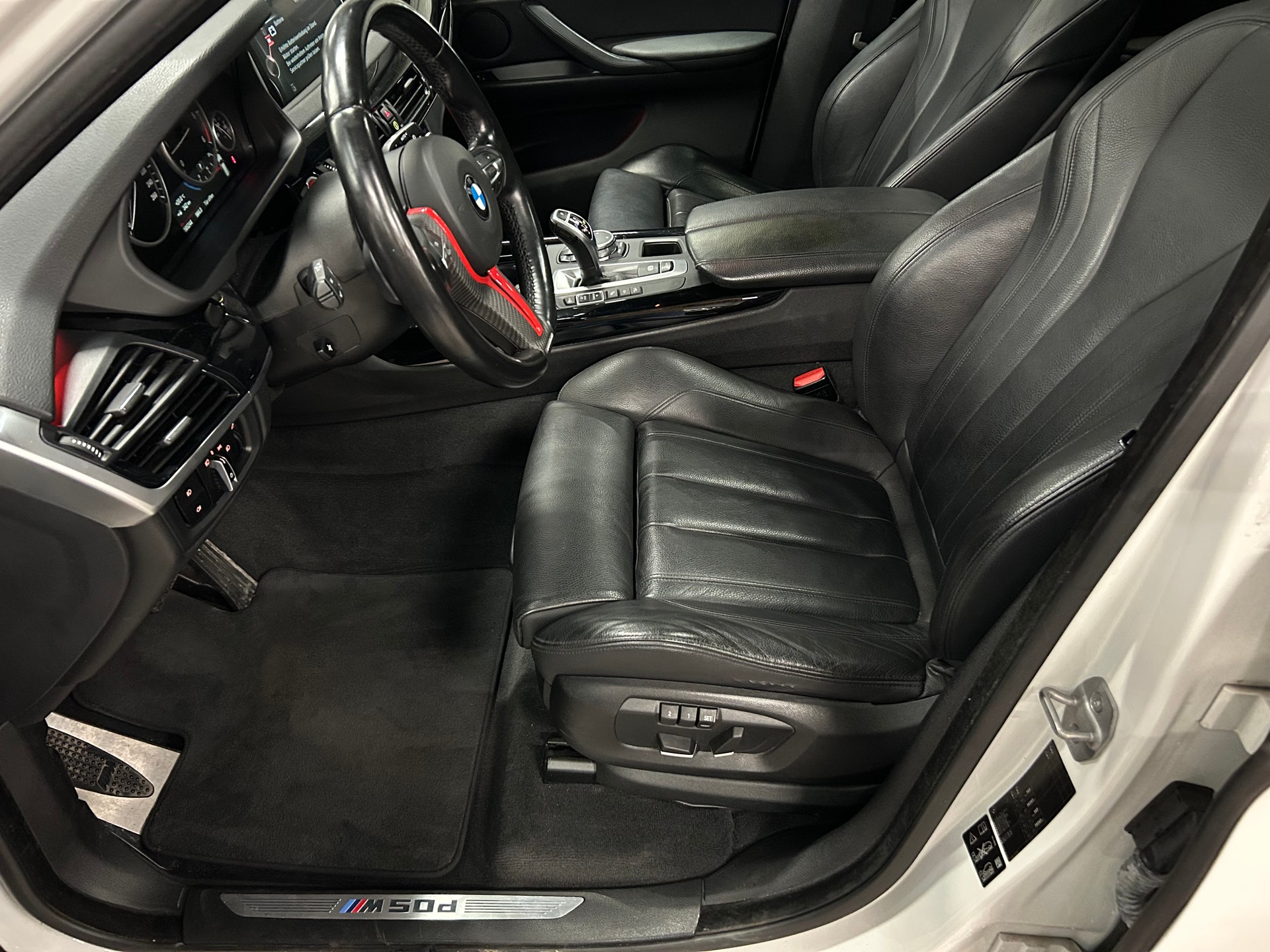 BMW X5 xDrive M50d Steptronic-image-9