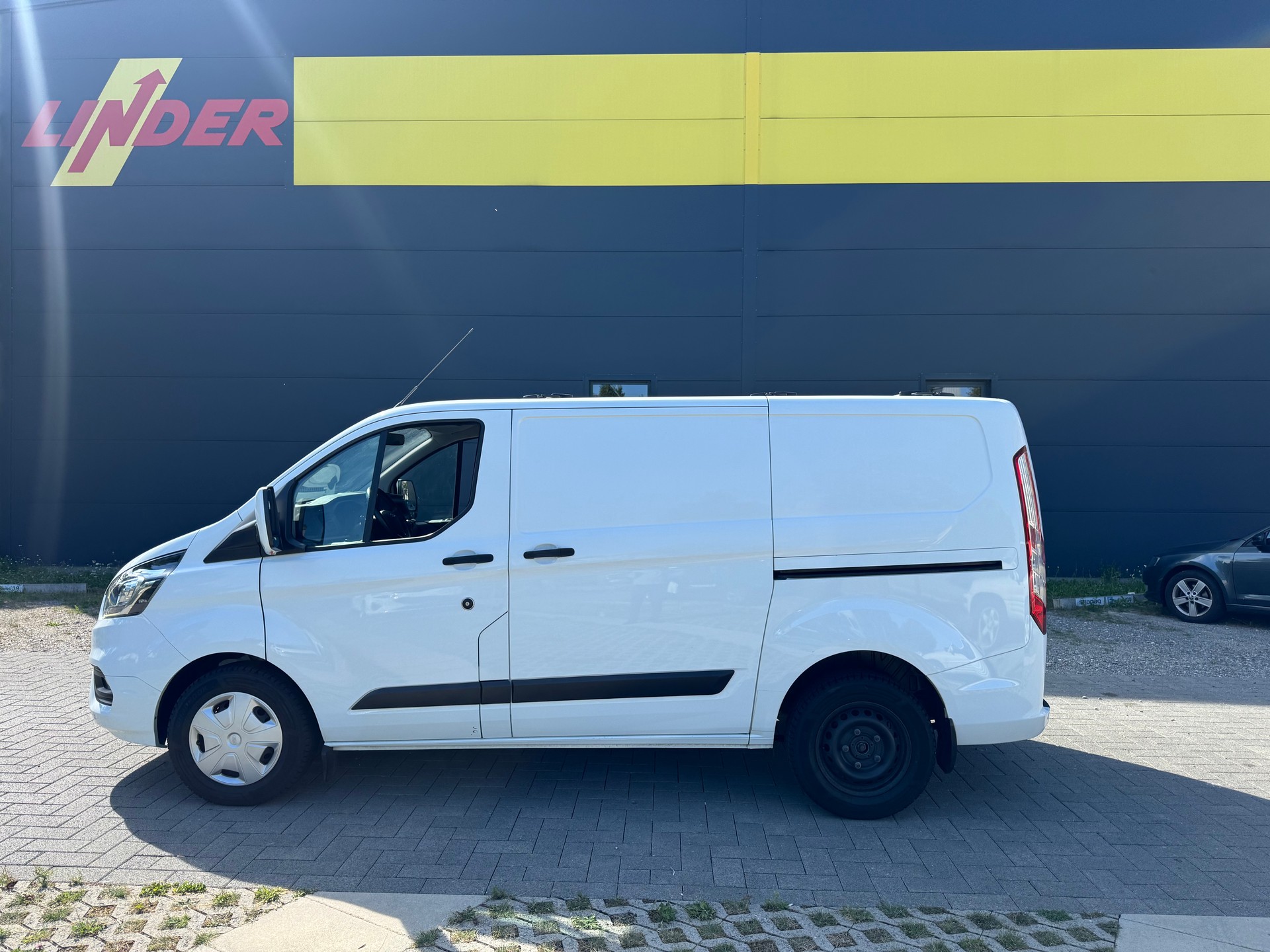 FORD Transit Custom Van 340 L1H1 Trend-image-7