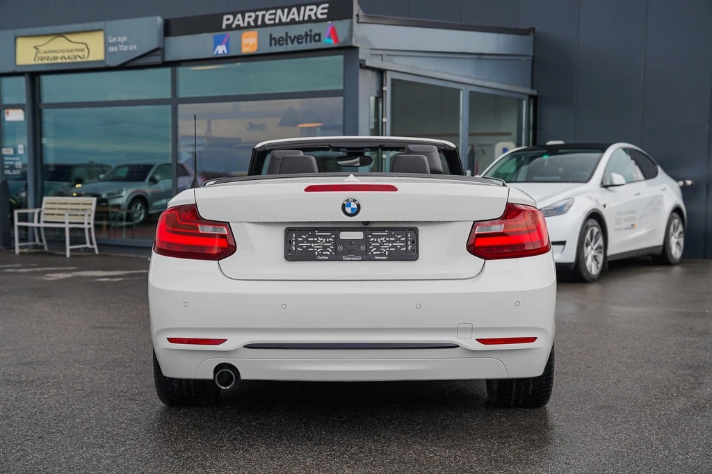 BMW 220i Sport Line Steptronic-image-6