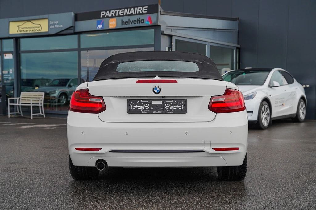 BMW 220i Sport Line Steptronic-image-5