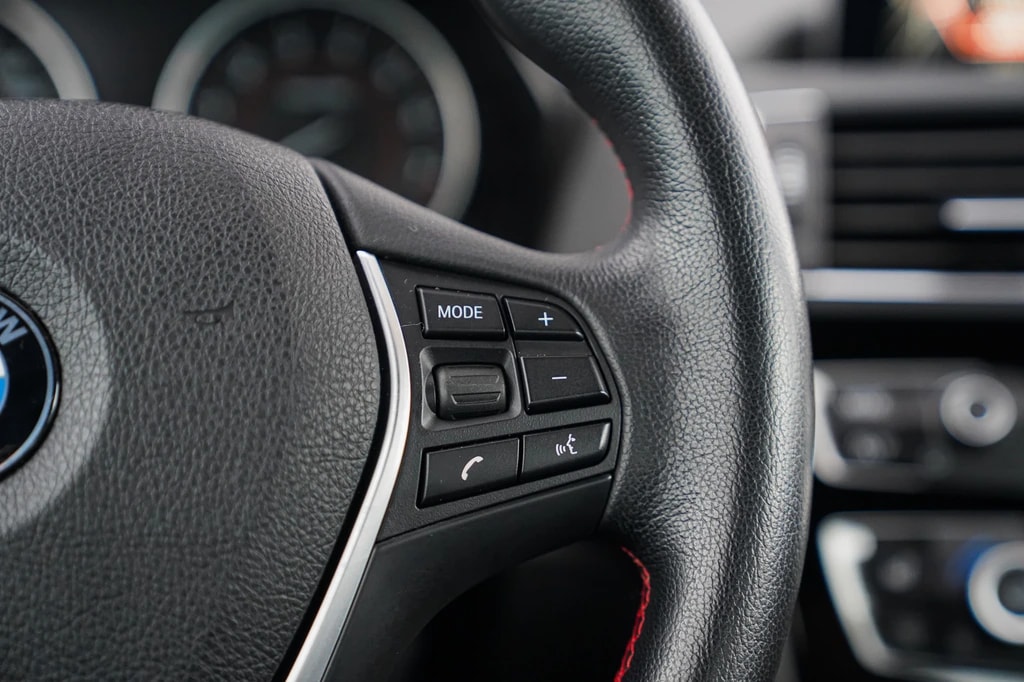 BMW 220i Sport Line Steptronic-image-19