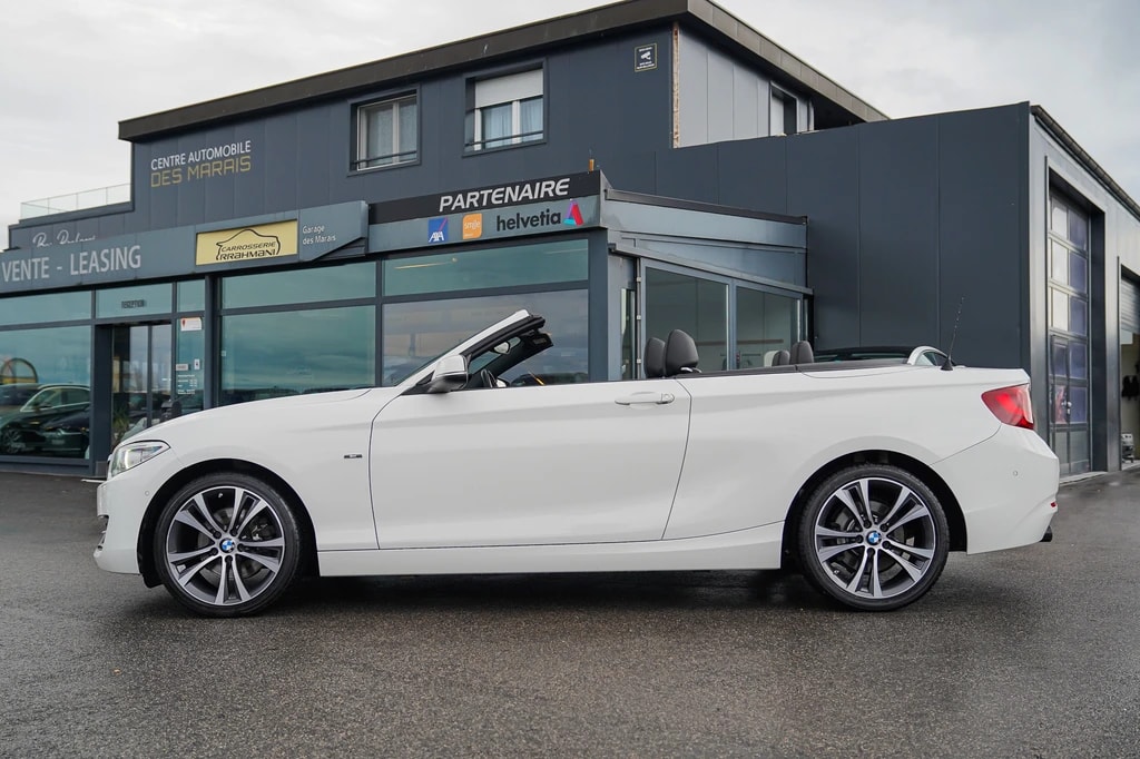 BMW 220i Sport Line Steptronic-image-4