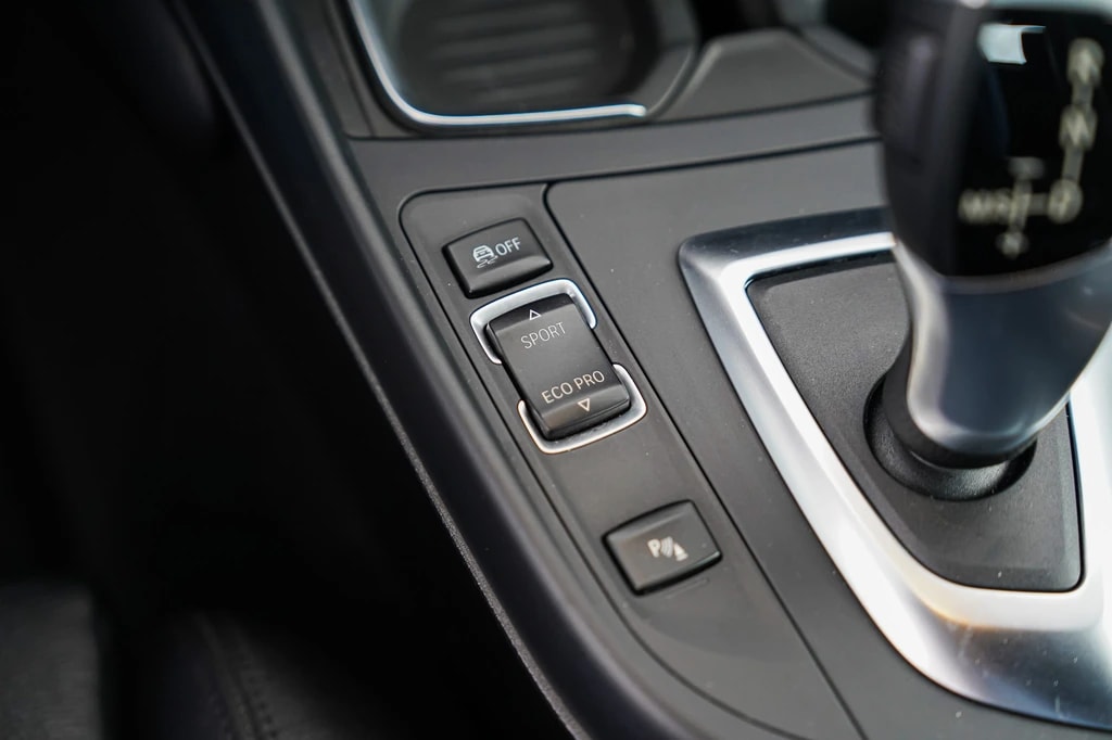 BMW 220i Sport Line Steptronic-image-15