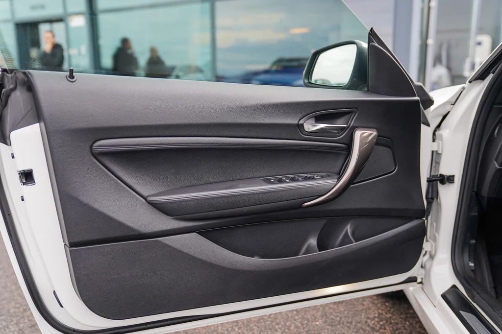 BMW 220i Sport Line Steptronic-image-27