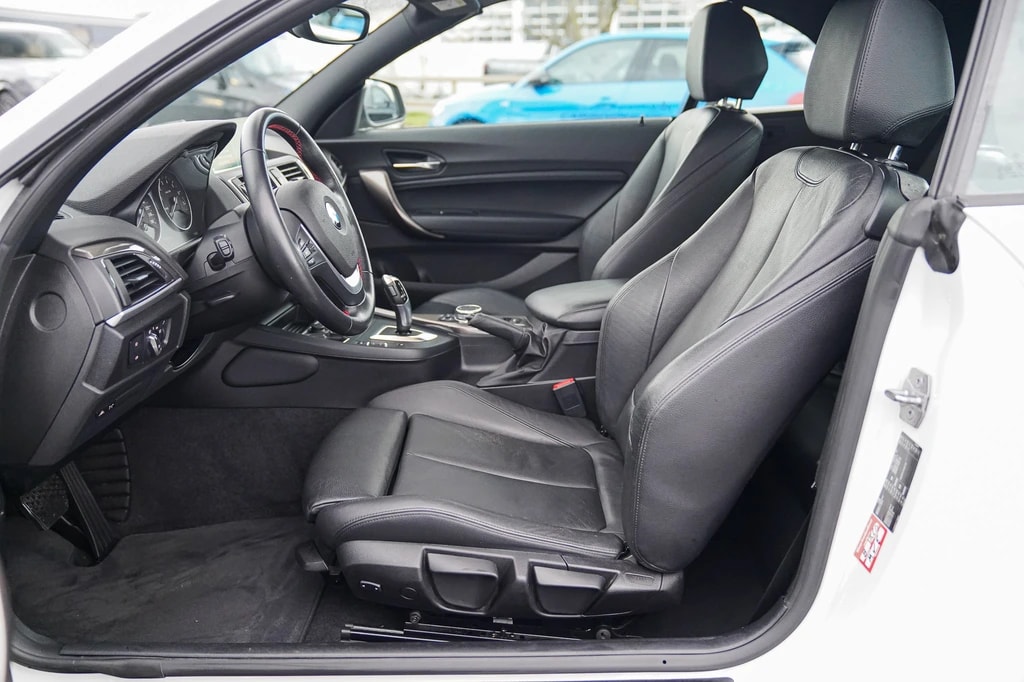 BMW 220i Sport Line Steptronic-image-8