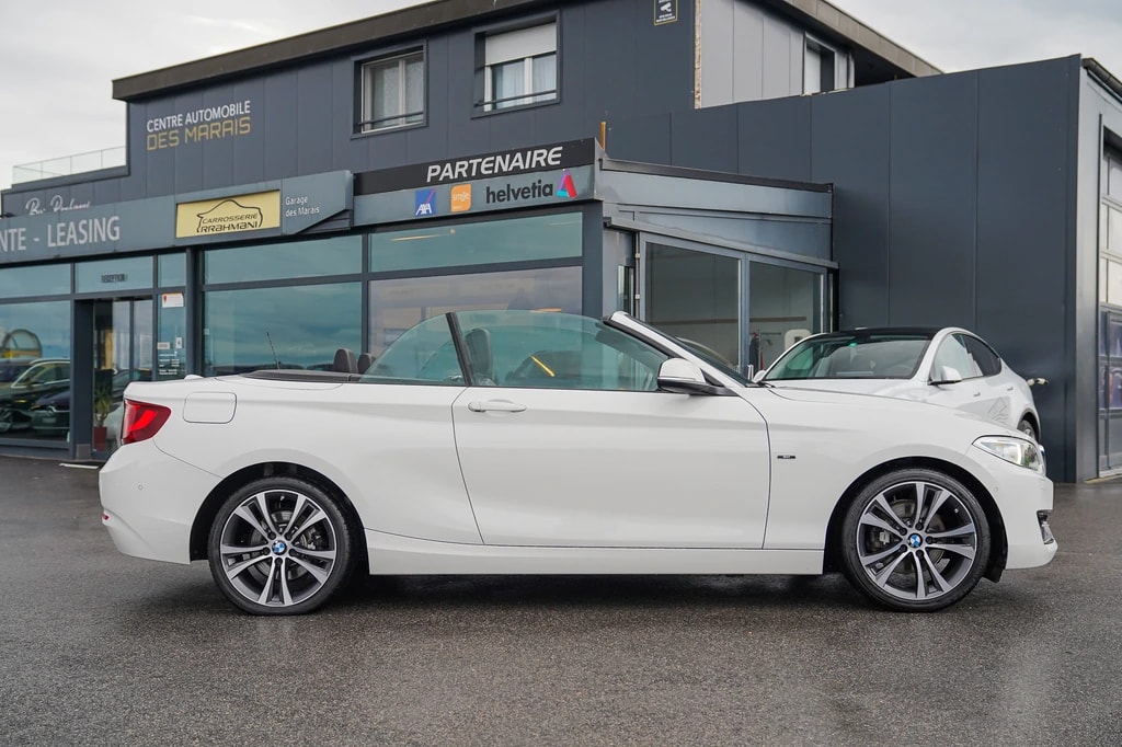 BMW 220i Sport Line Steptronic-image-2